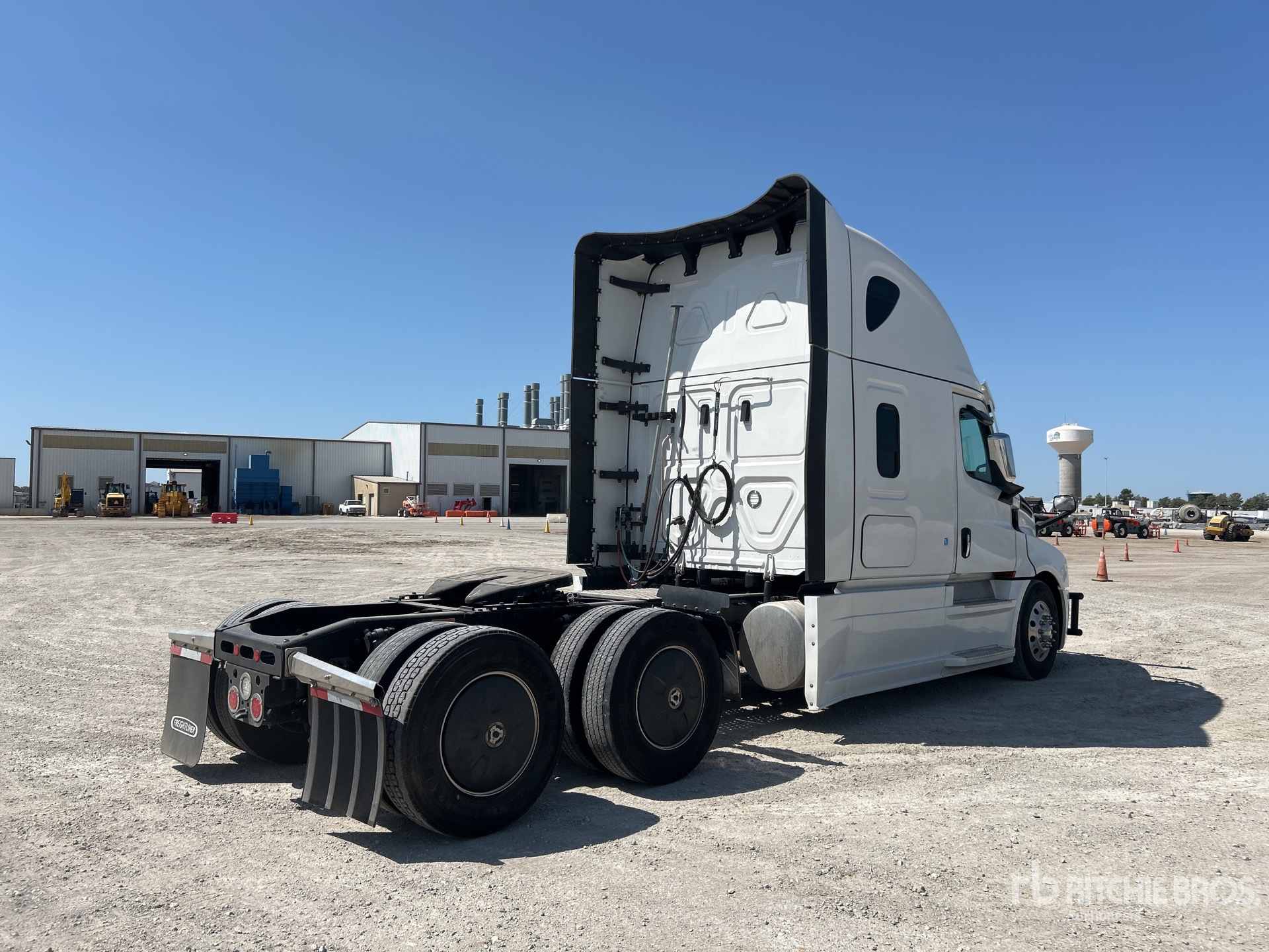 2025 Freightliner CASCADIA 126