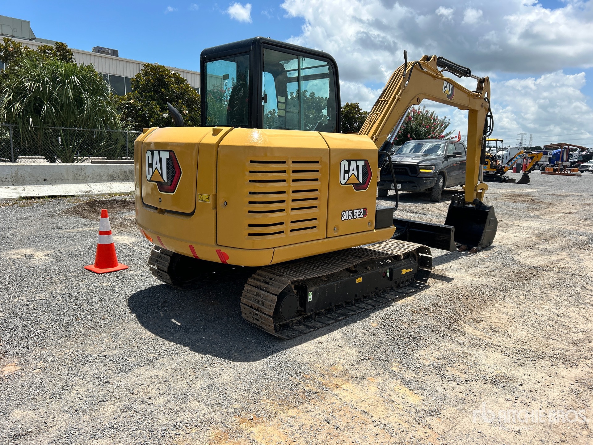General Appearance with Picture, Right Rear Corner