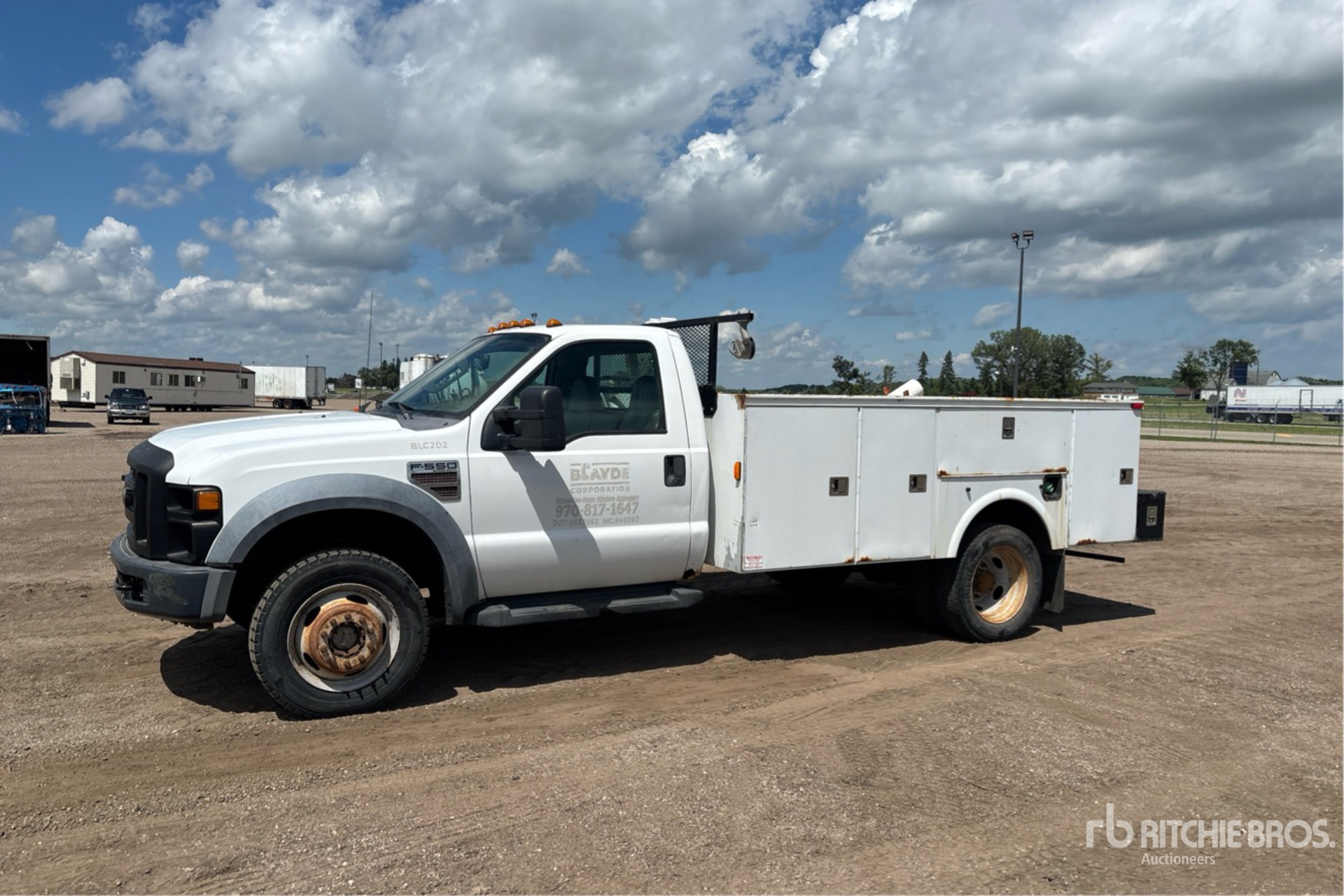 General Appearance with Picture, Left Front Corner