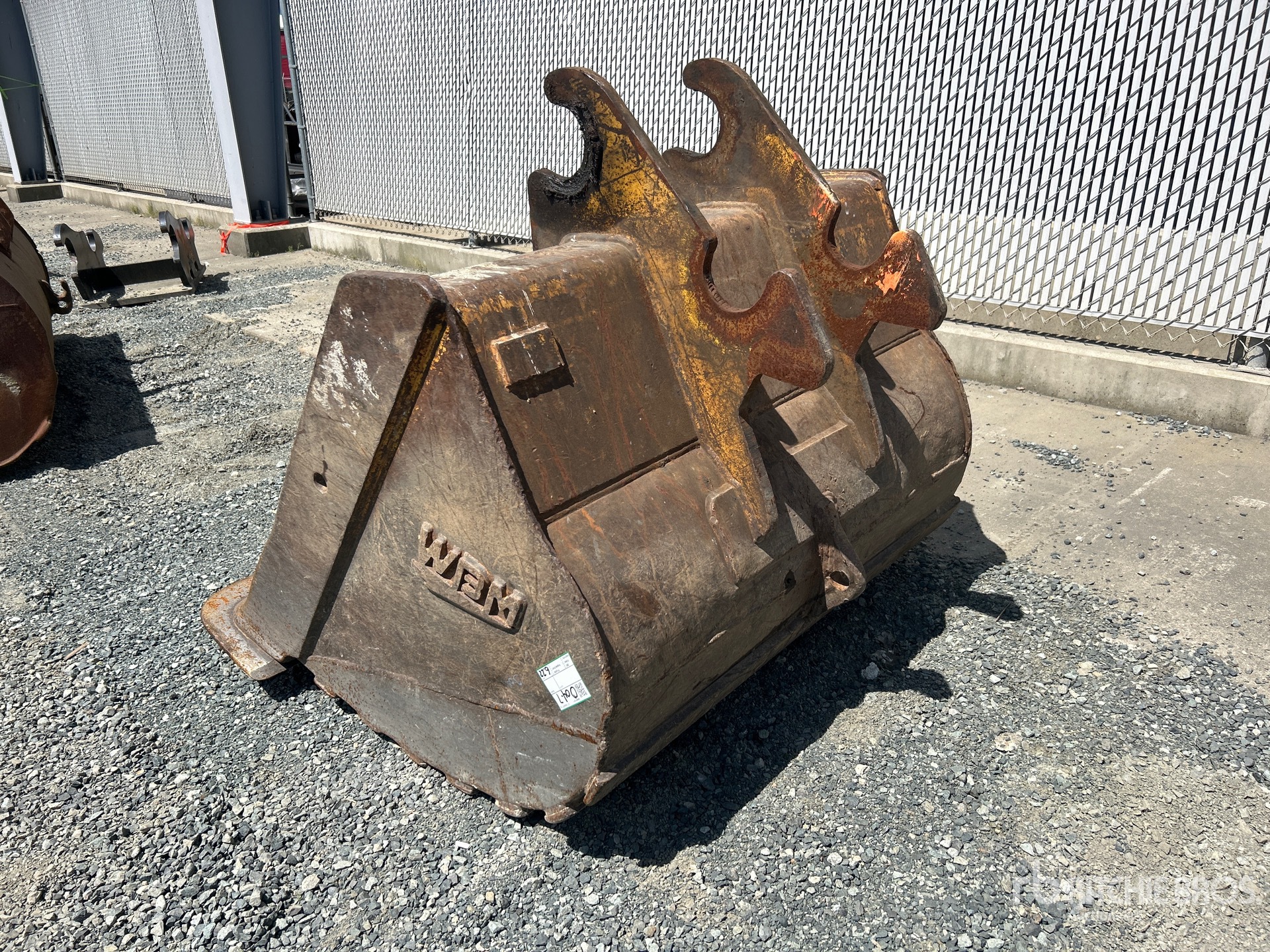 General Appearance with Picture, Left Rear Corner