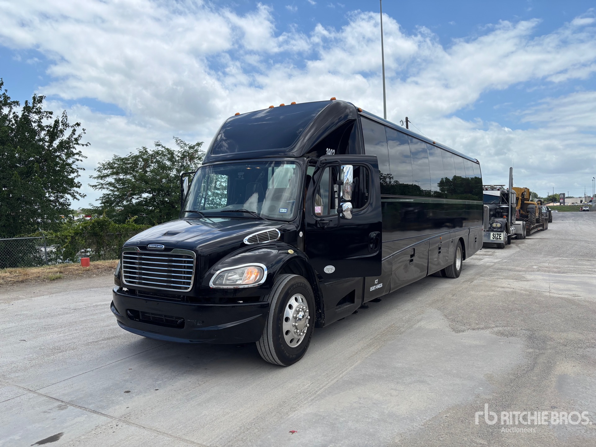 Photo of a 2019 Freightliner M2 106