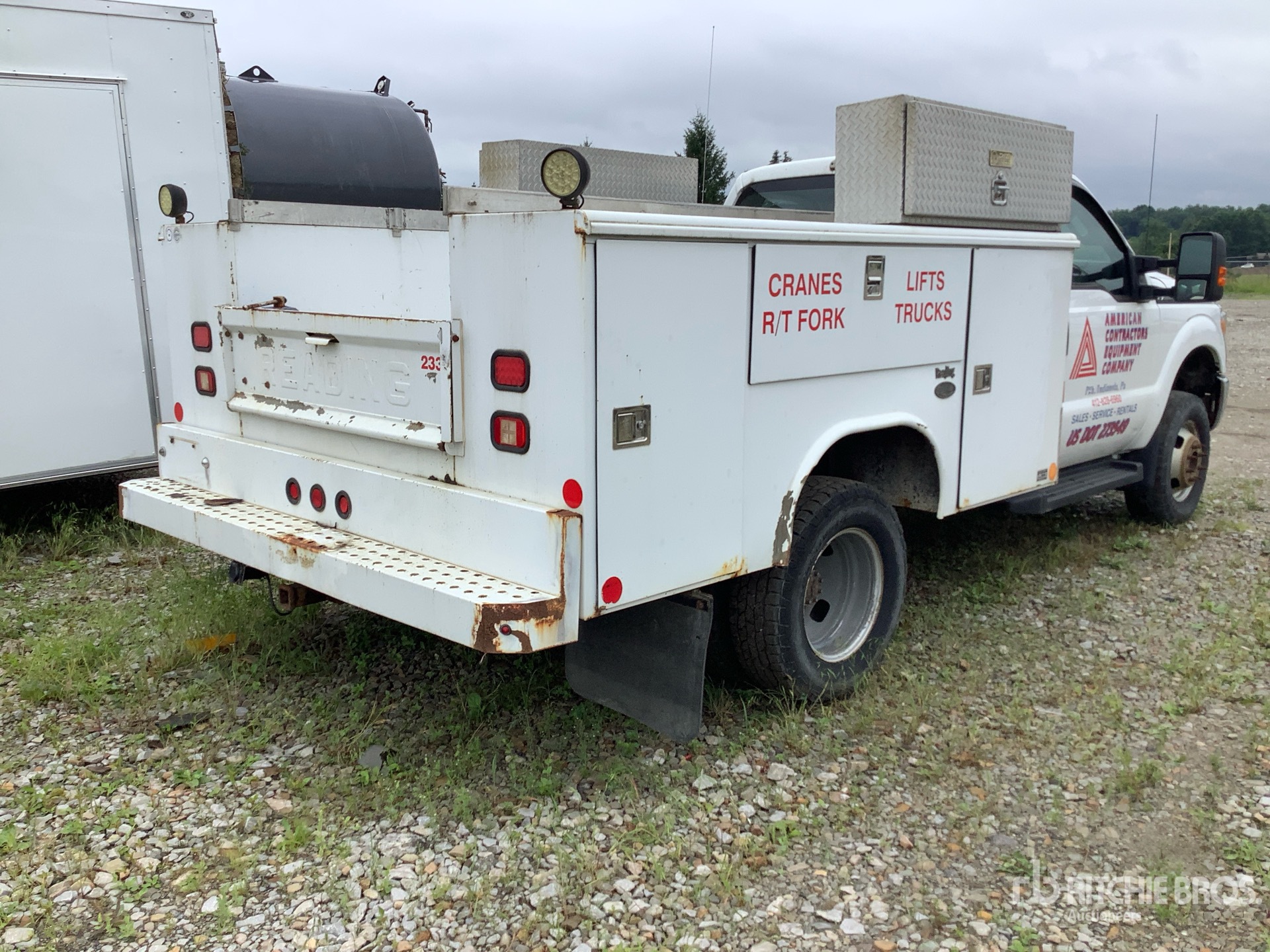 General Appearance with Picture, Right Rear Corner