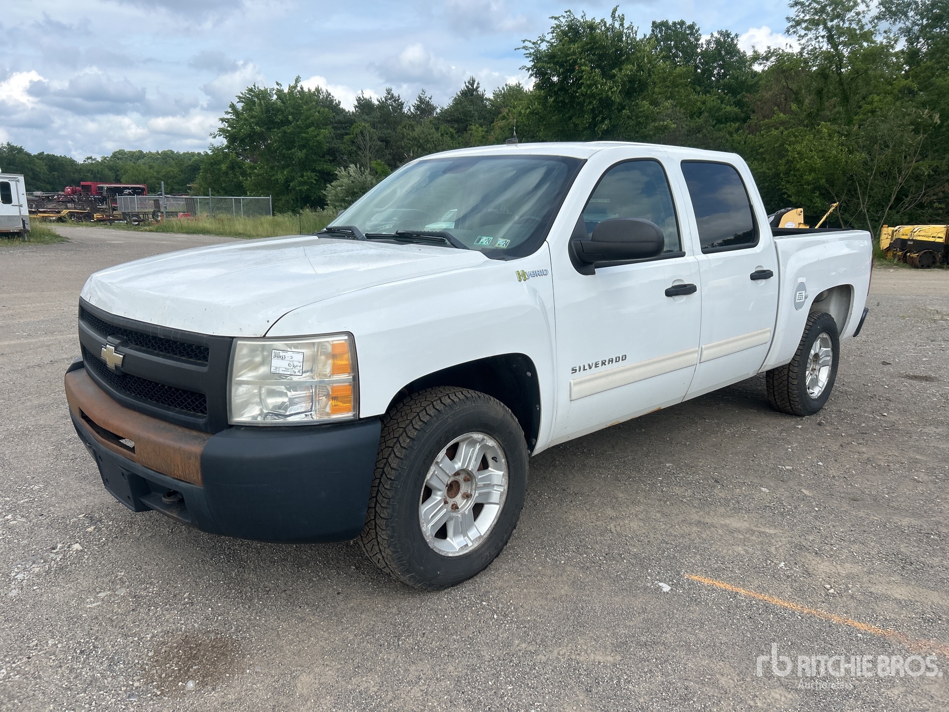 General Appearance with Picture, Left Front Corner