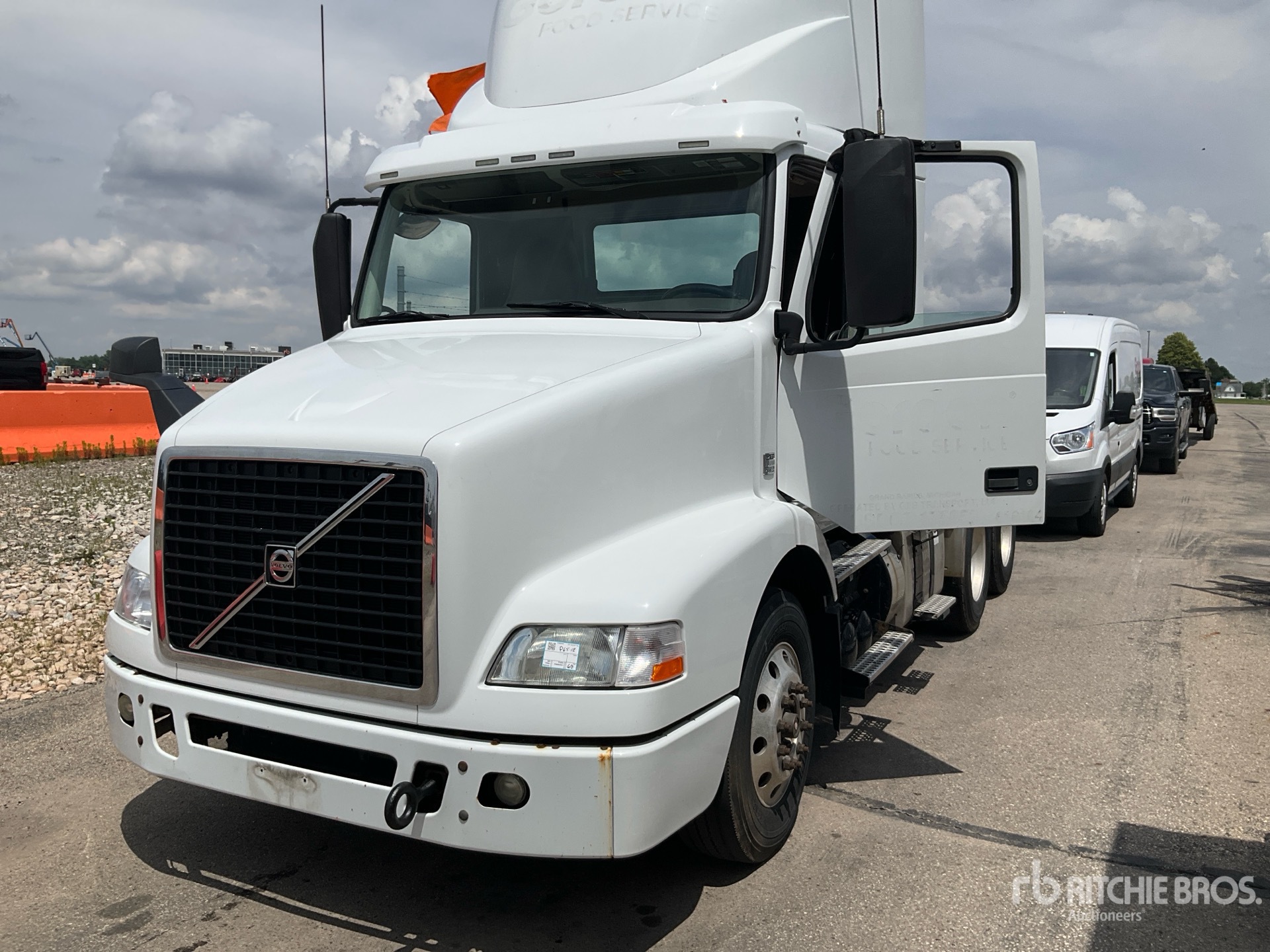 Photo of a 2017 Volvo VNM