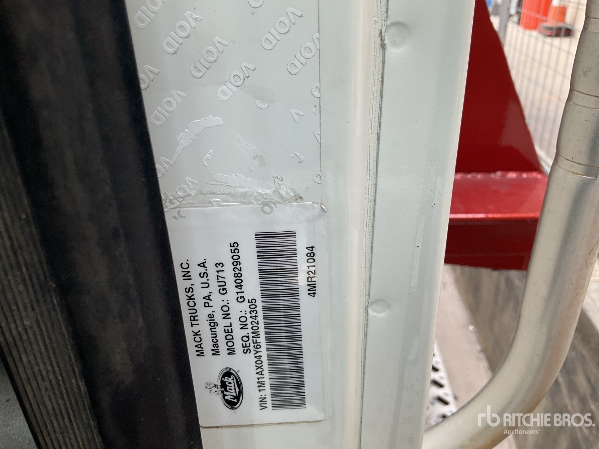 Photo of a 2015 Mack GU713