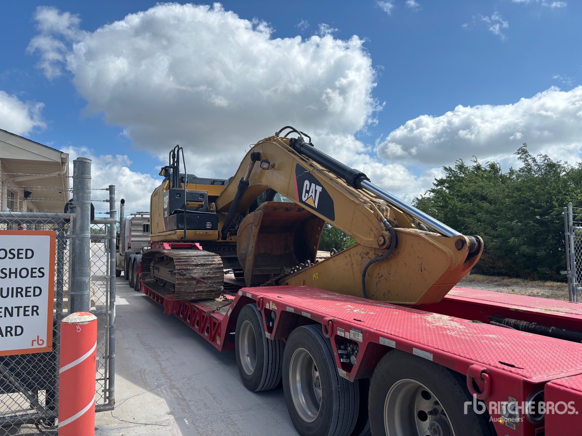 Photo of a 2013 Caterpillar 320E L