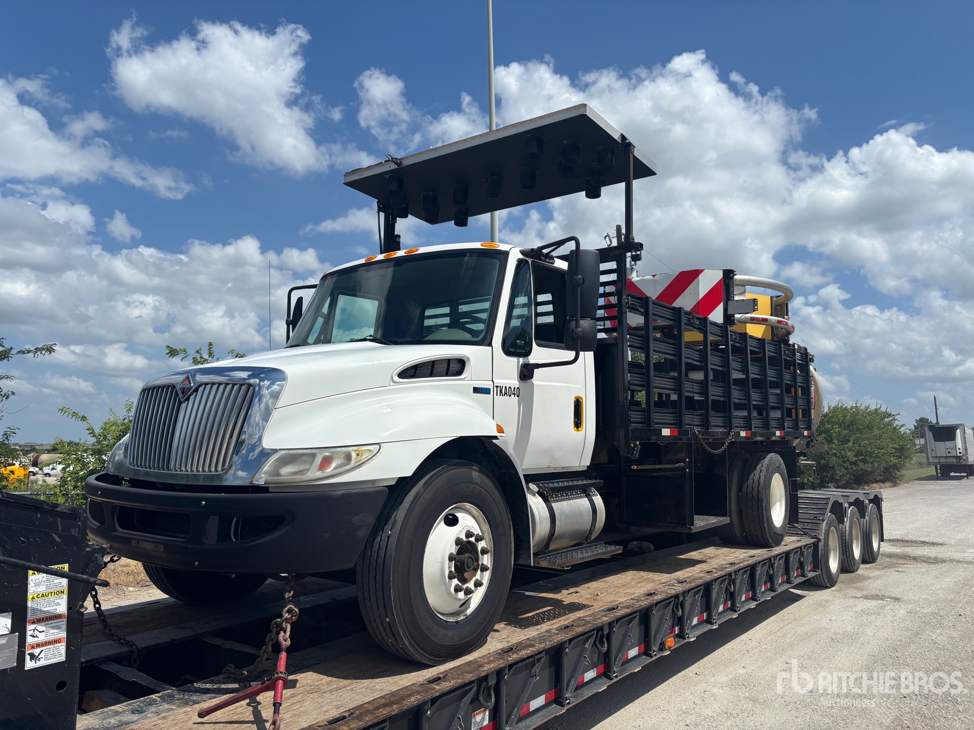 Photo of a 2014 International 4300