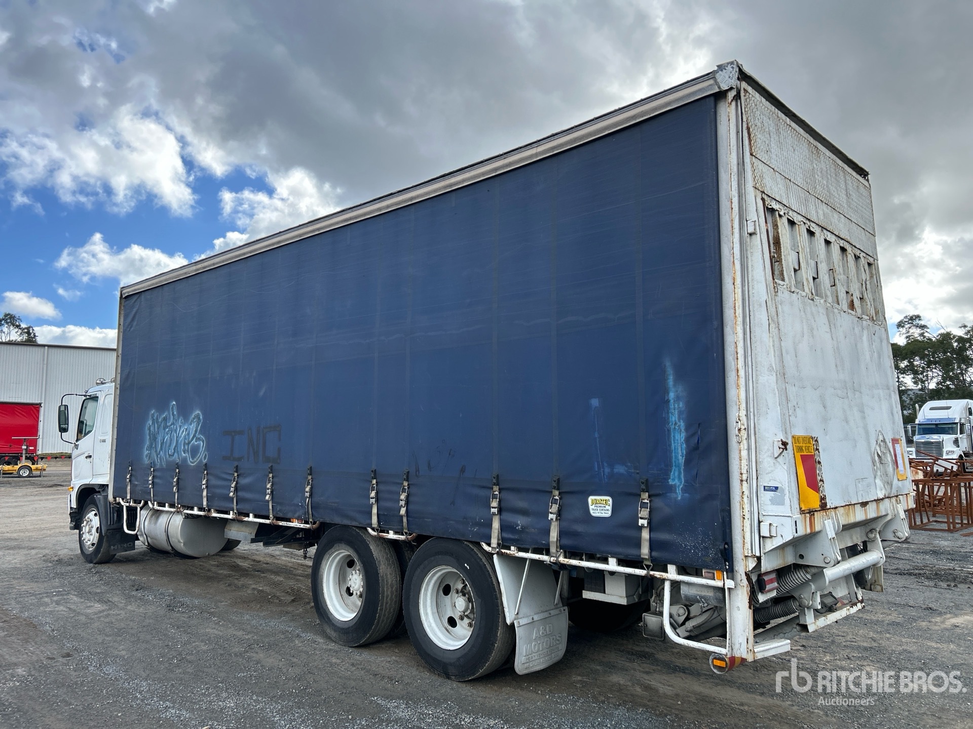 General Appearance with Picture, Right Rear Corner