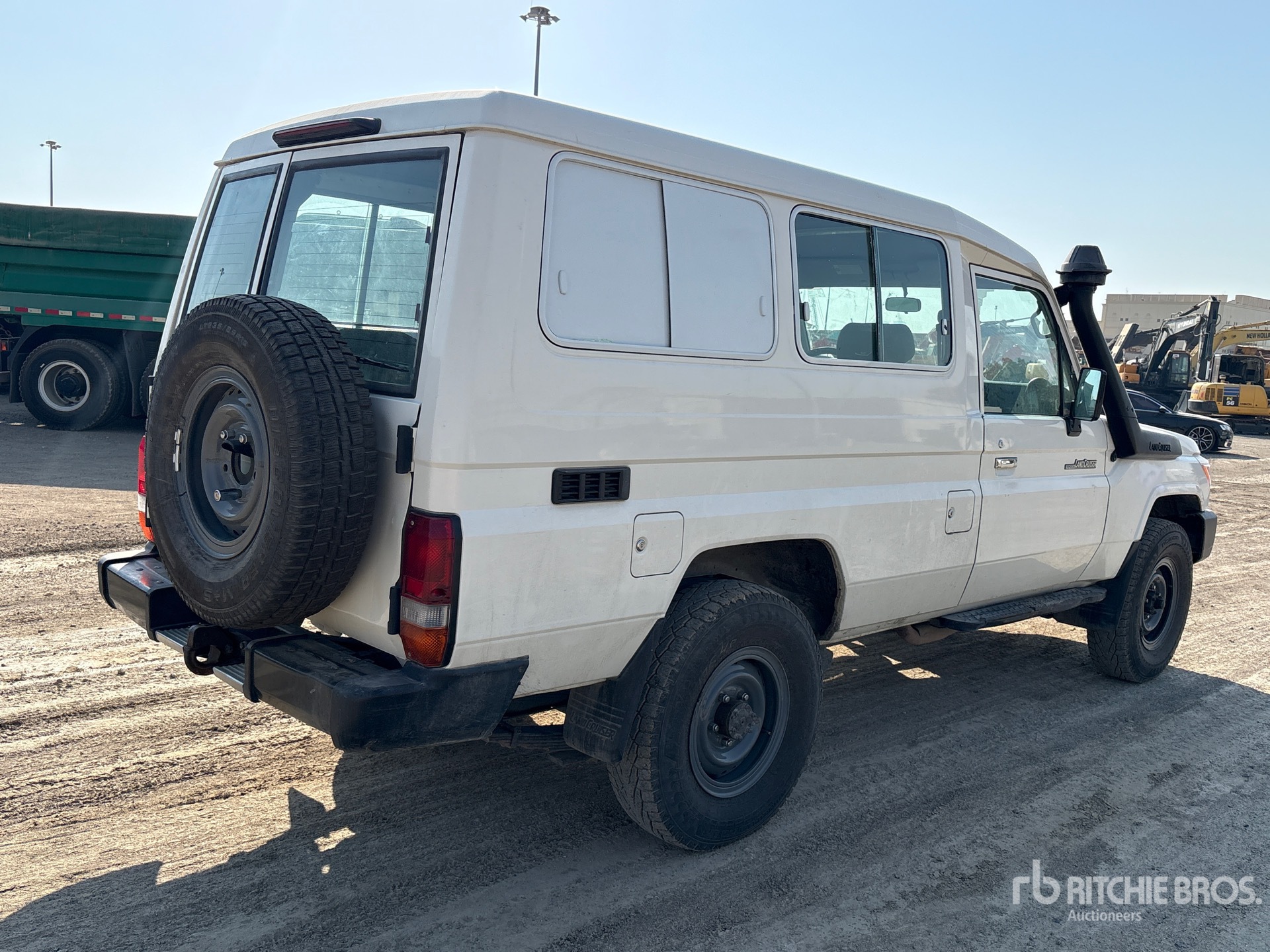 General Appearance with Picture, Right Rear Corner