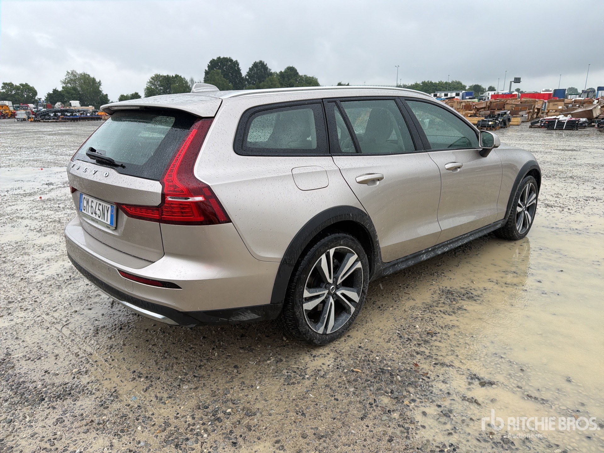 General Appearance with Picture, Right Rear Corner