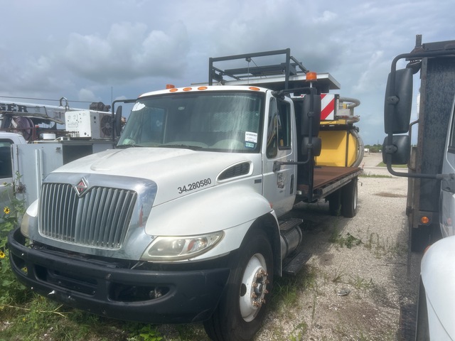 2013 International 4300 4x2 Attenuator Truck