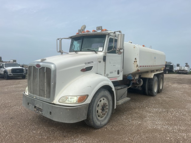 2011 Peterbilt 384 6x4 Water Truck