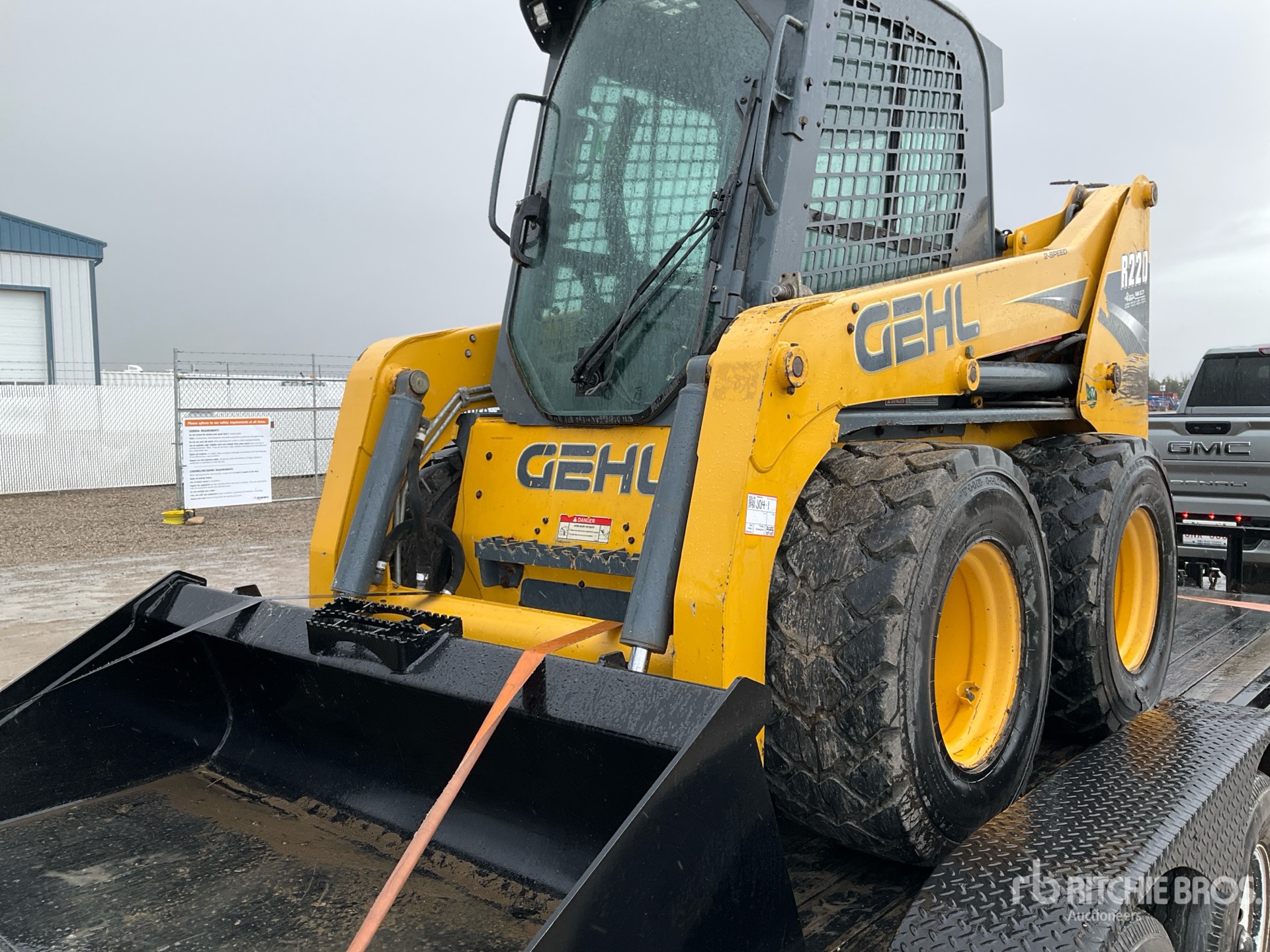 Photo of a 2016 Gehl R220