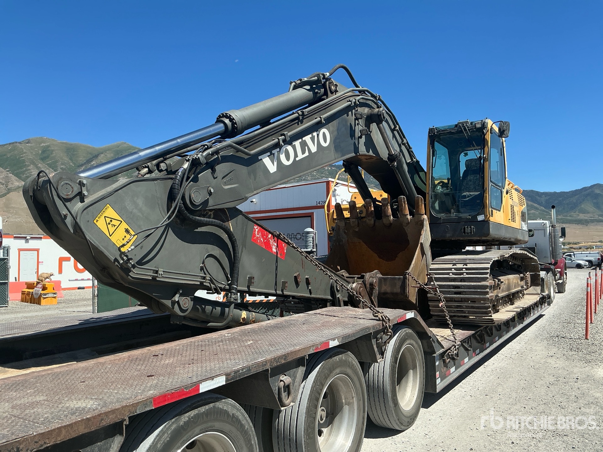 Photo of a 2007 Volvo EC330B LC