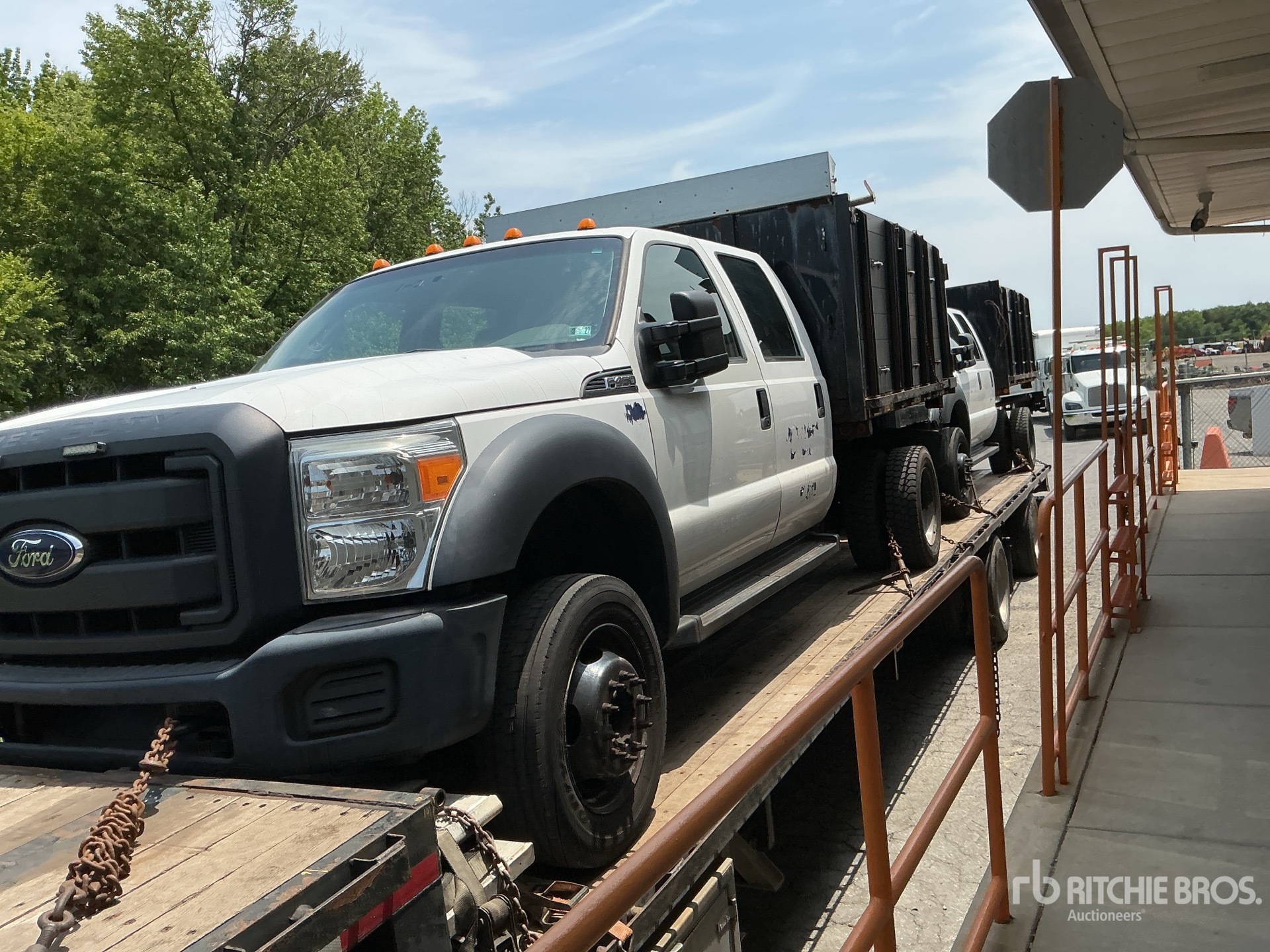 Photo of a 2016 Ford F-450
