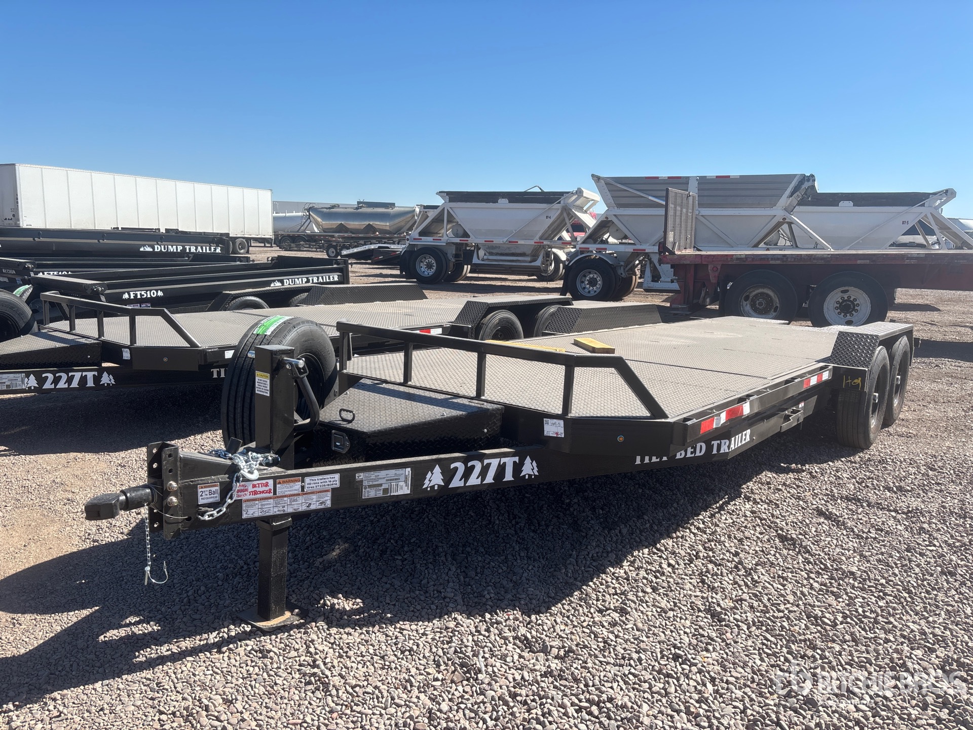 General Appearance with Bild, Ecke vorne links