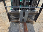 Hydraulics with Fork Positioning Cylinder (on fork carriage)