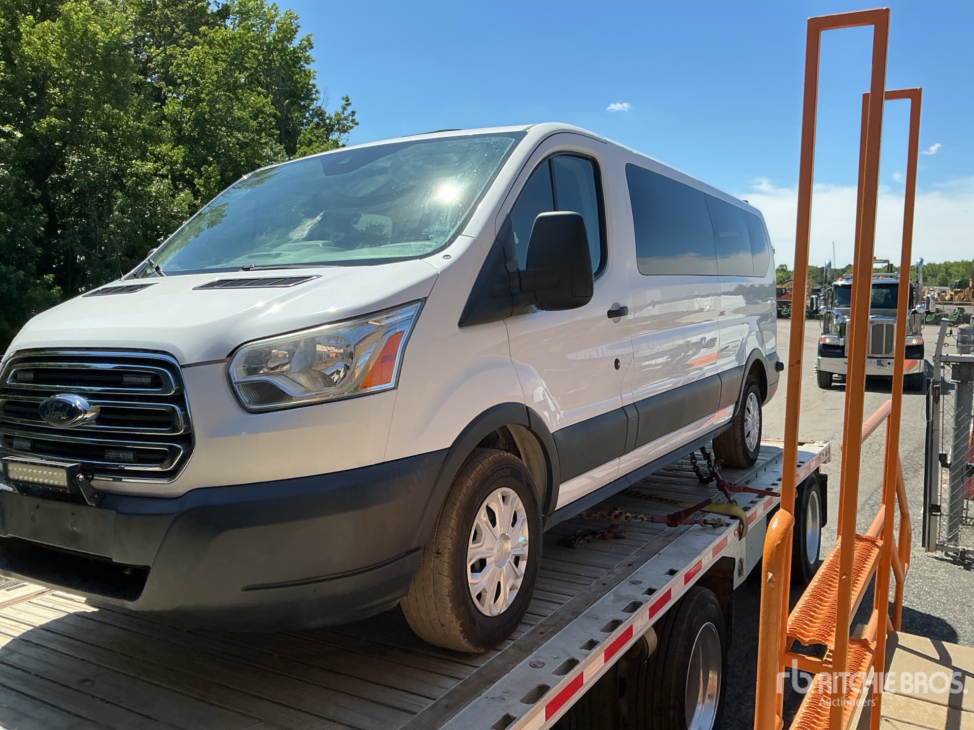 Photo of a 2017 Ford TRANSIT 350
