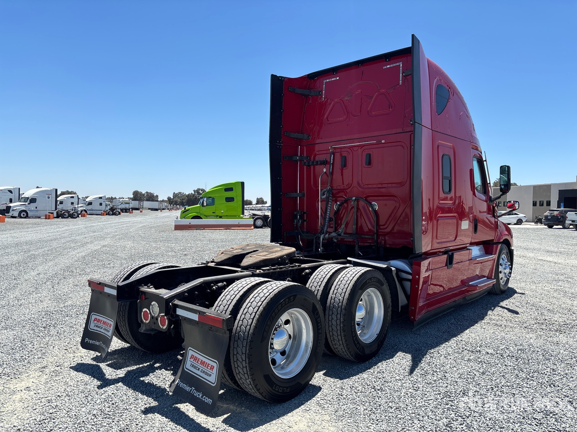 2020 Freightliner CASCADIA 126