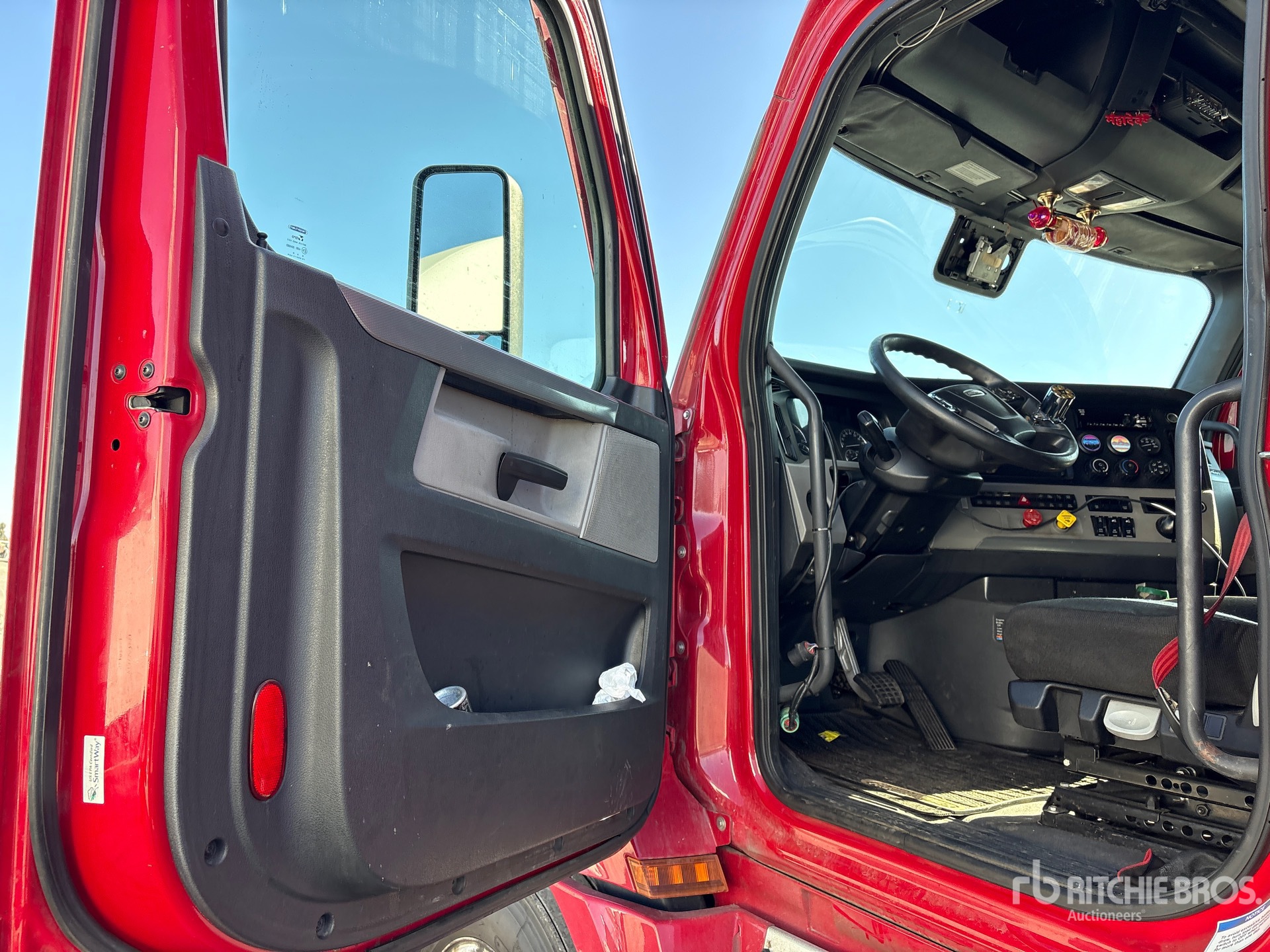 2020 Freightliner CASCADIA 126