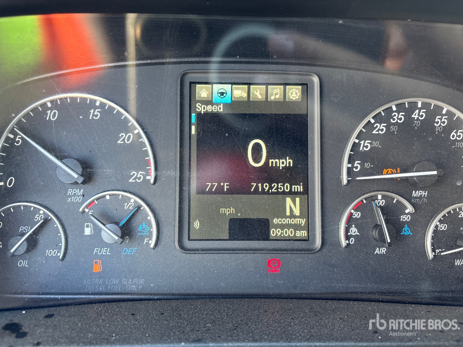 2020 Freightliner CASCADIA 126