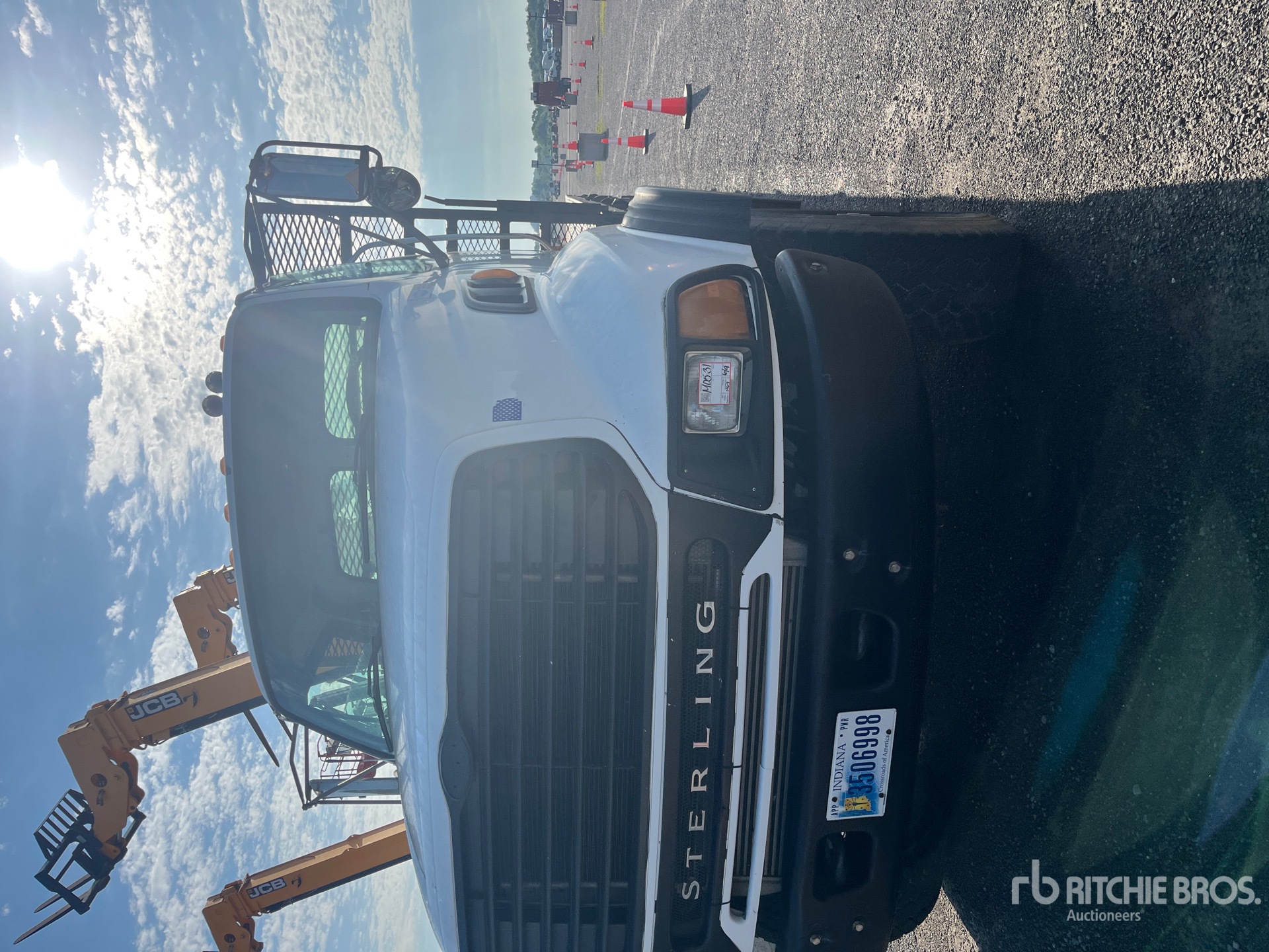 Photo of a 2004 Sterling L9500