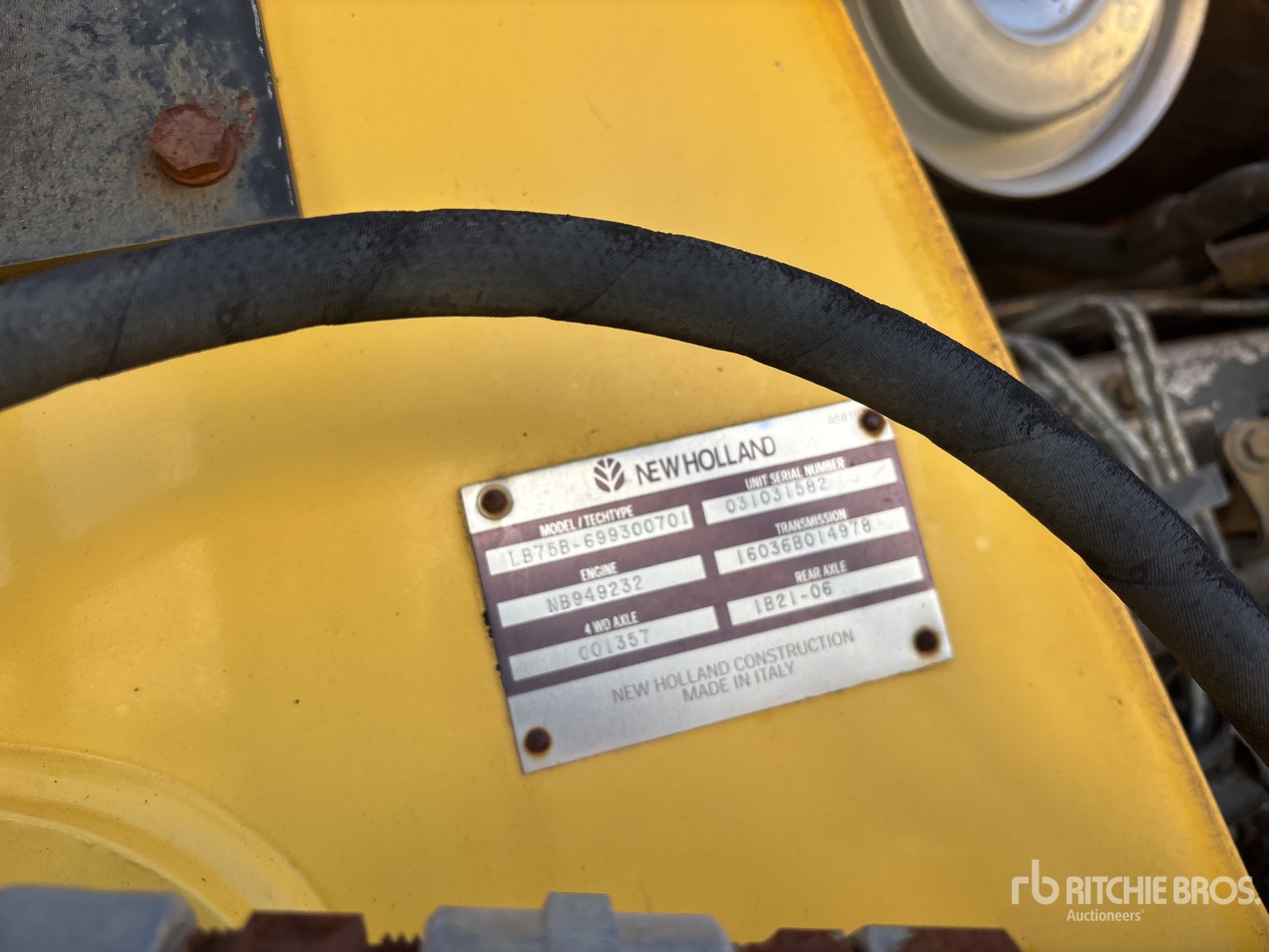Photo of a 2001 New Holland 555E