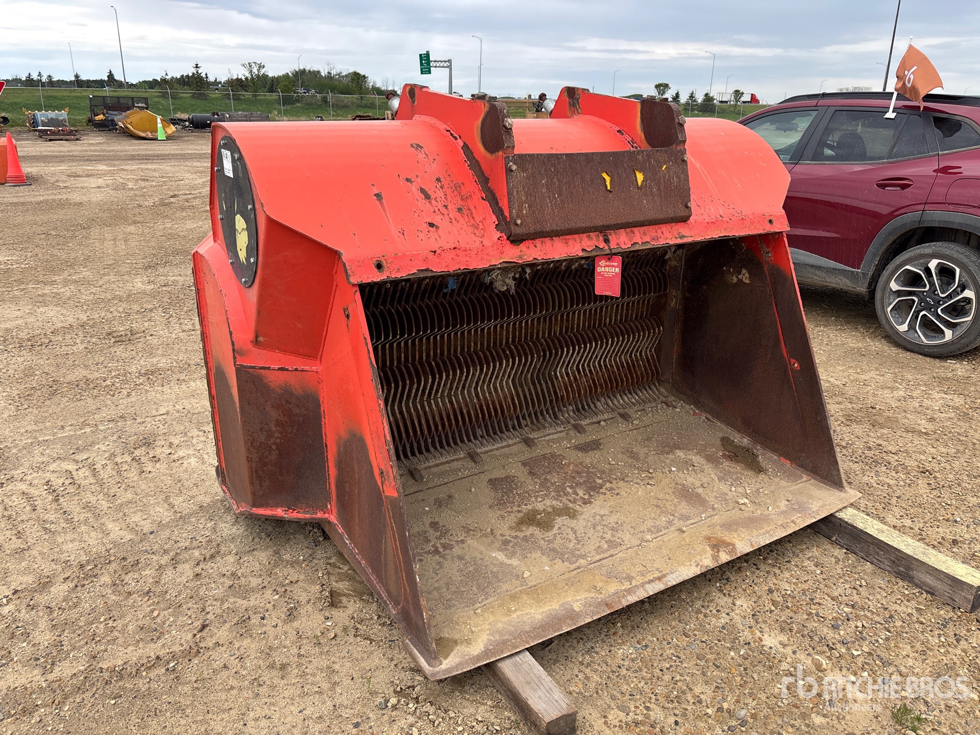 General Appearance with Picture, Right Front Corner