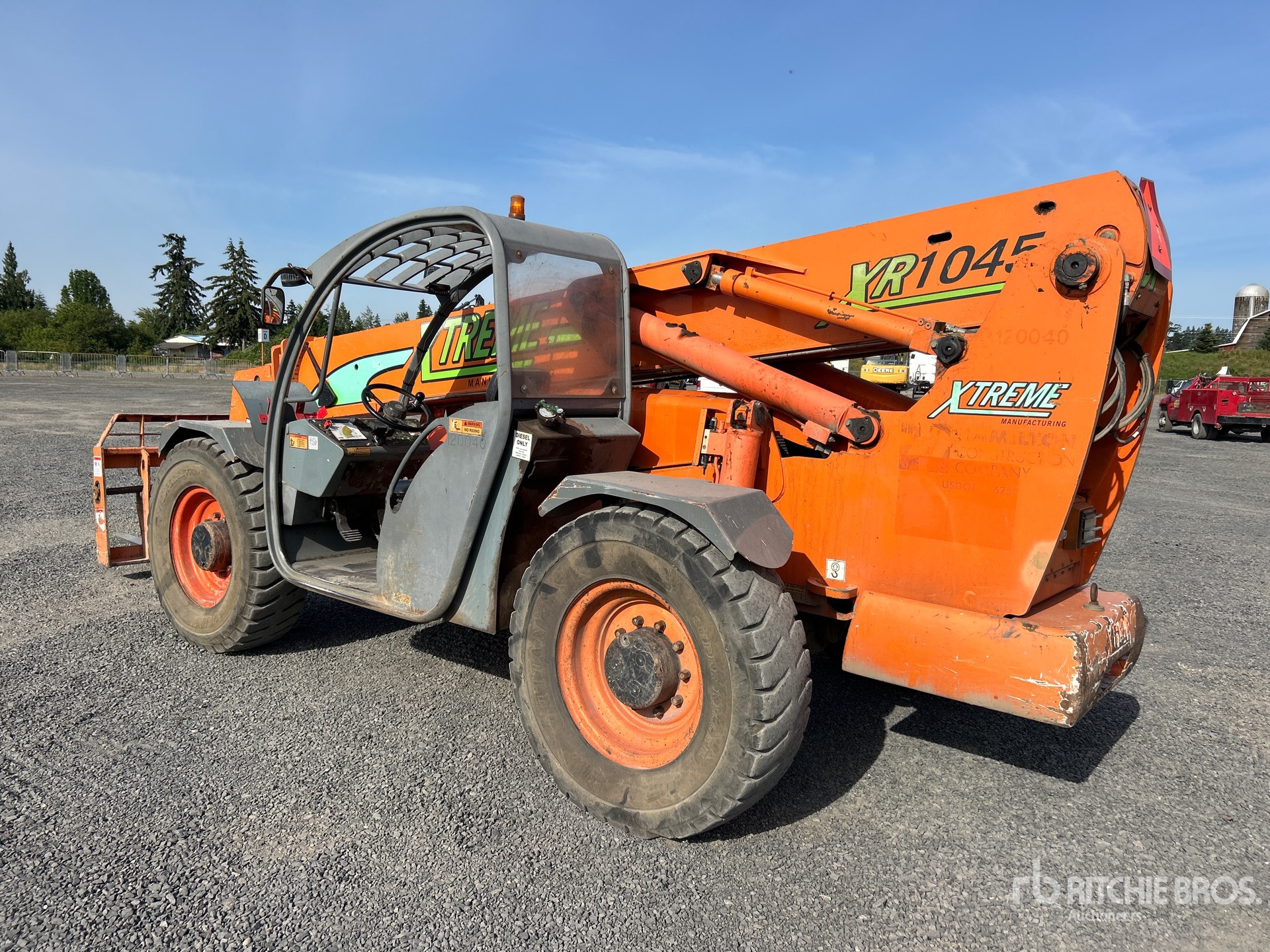 General Appearance with Picture, Left Rear Corner
