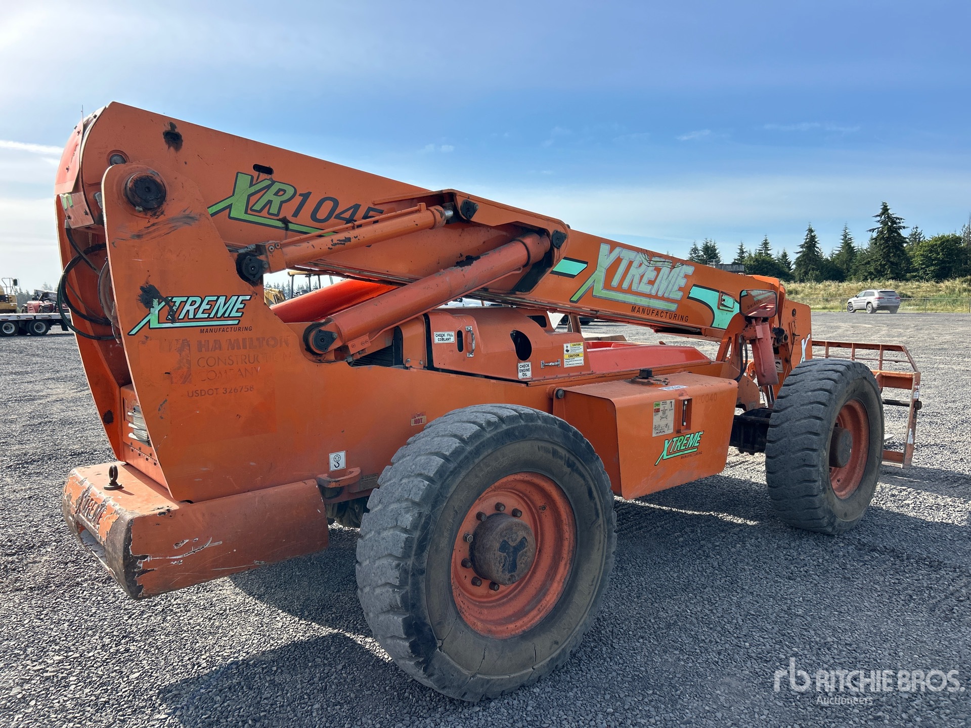 General Appearance with Picture, Right Rear Corner