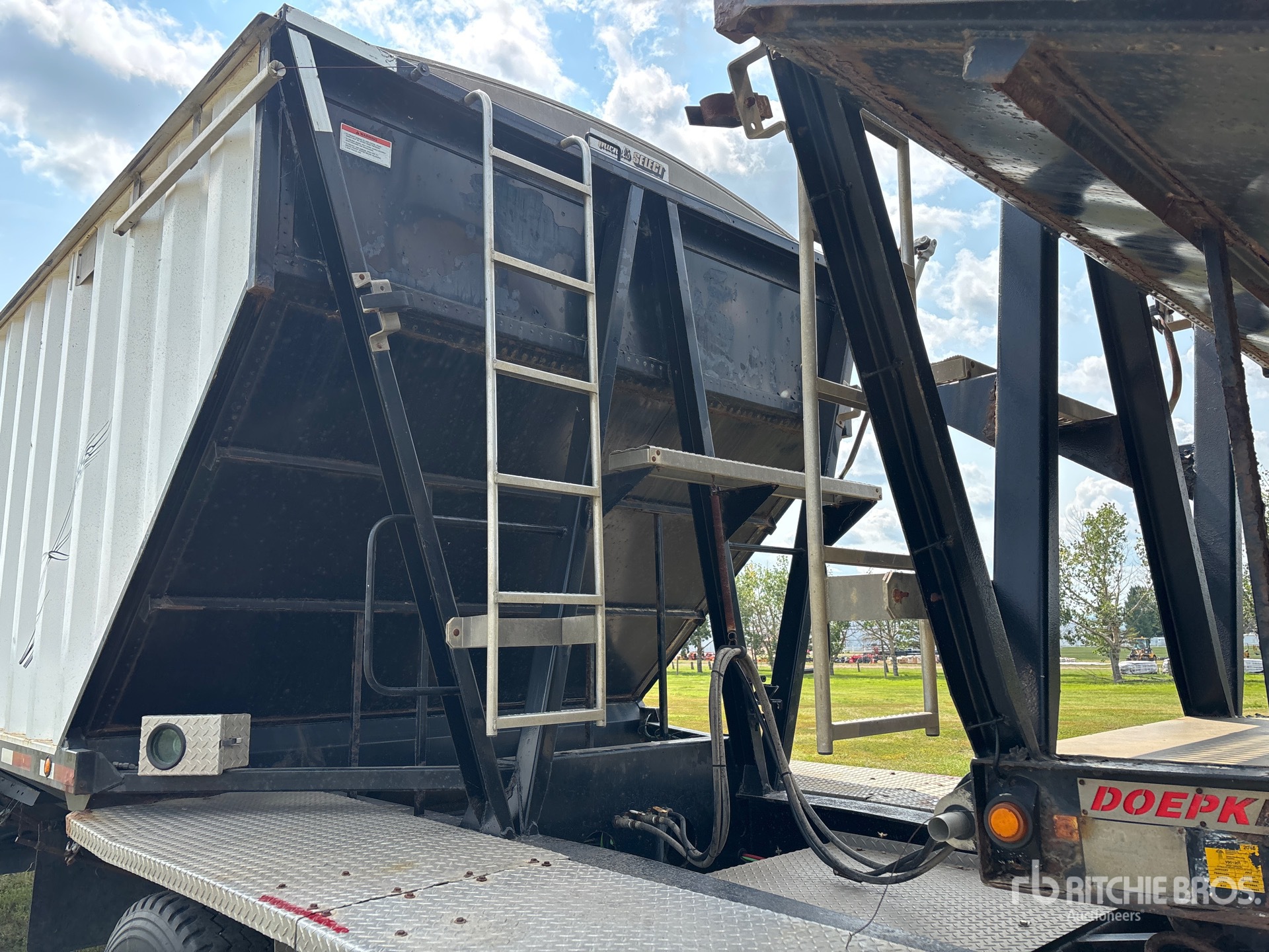 2006 Doepker Super B-Train