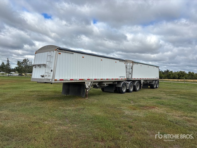 2014 Lode King Super B-train Grain Trailer