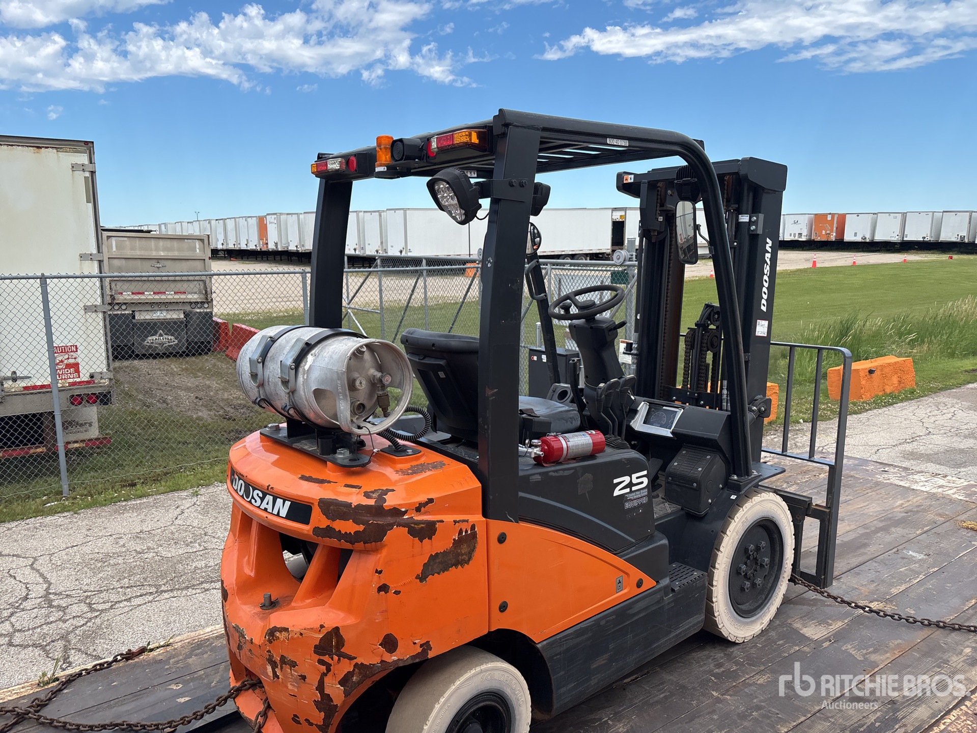 Photo of a 2023 Doosan G25E-7