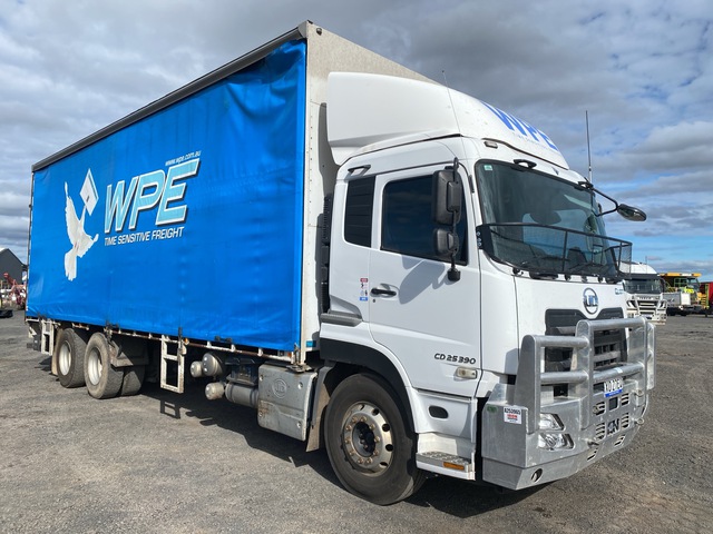 2021 UD Quon CD 25390 6x2 Tautliner Truck