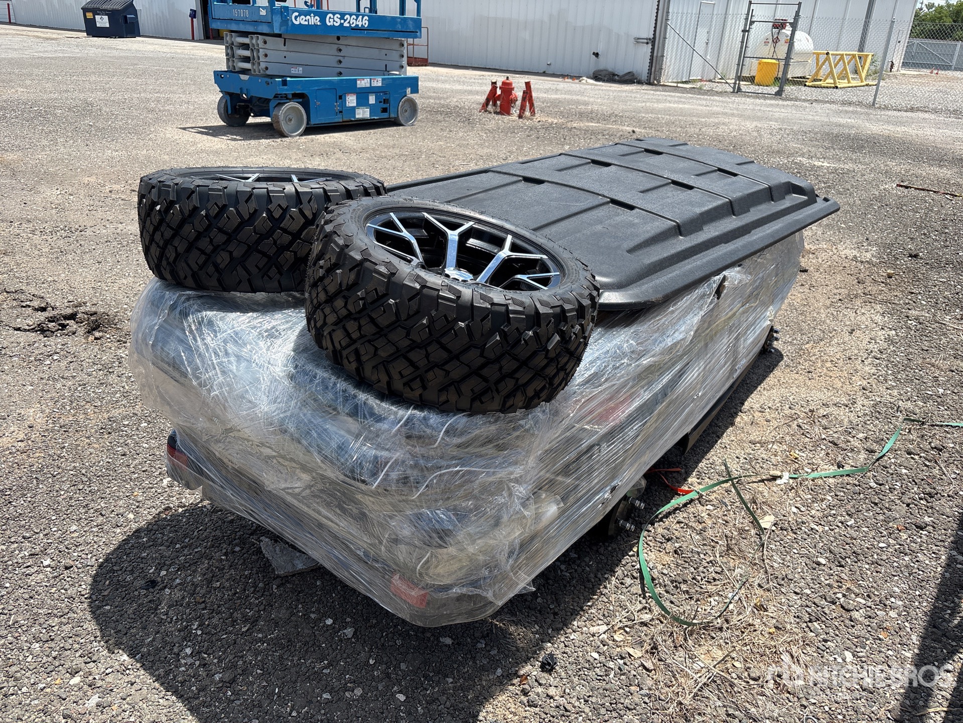 General Appearance with Picture, Right Rear Corner