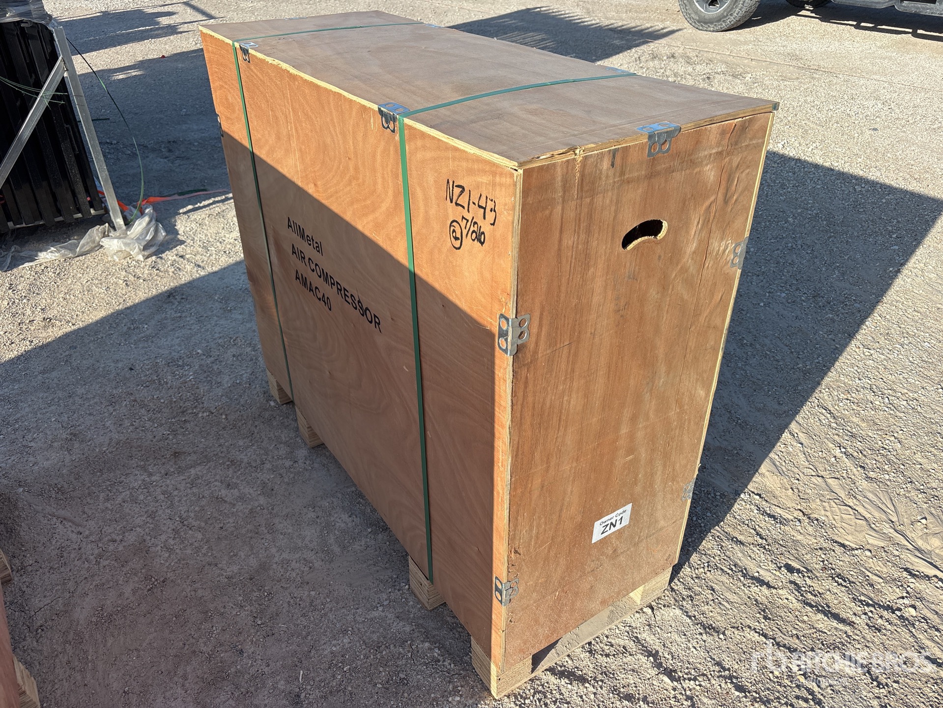 General Appearance with Picture, Right Rear Corner