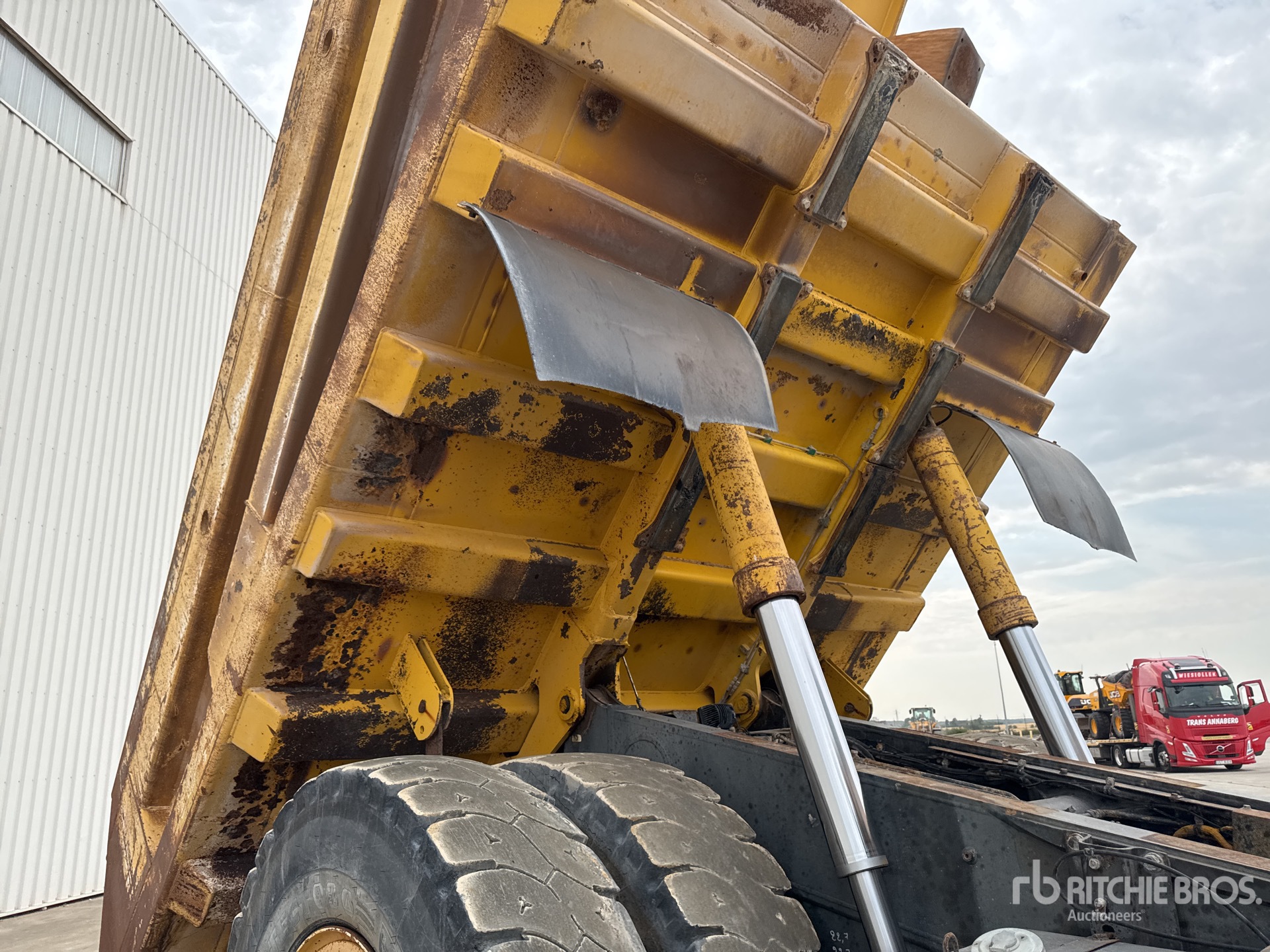 2007 Komatsu HD405-7