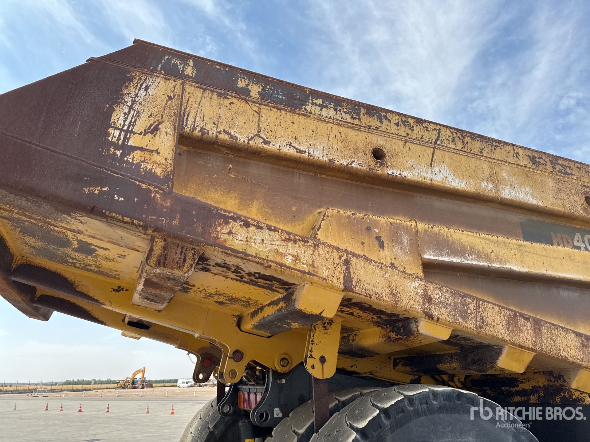 2007 Komatsu HD405-7