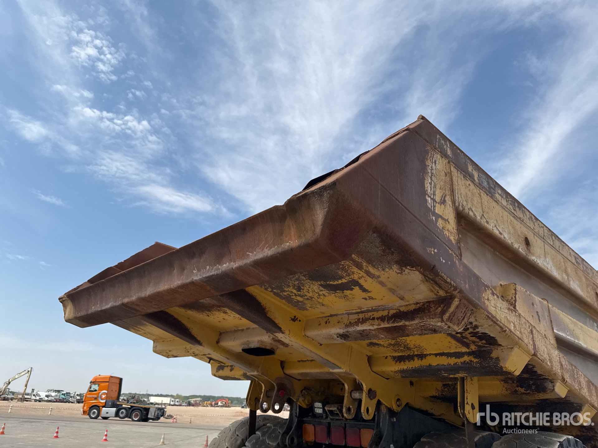 2007 Komatsu HD405-7