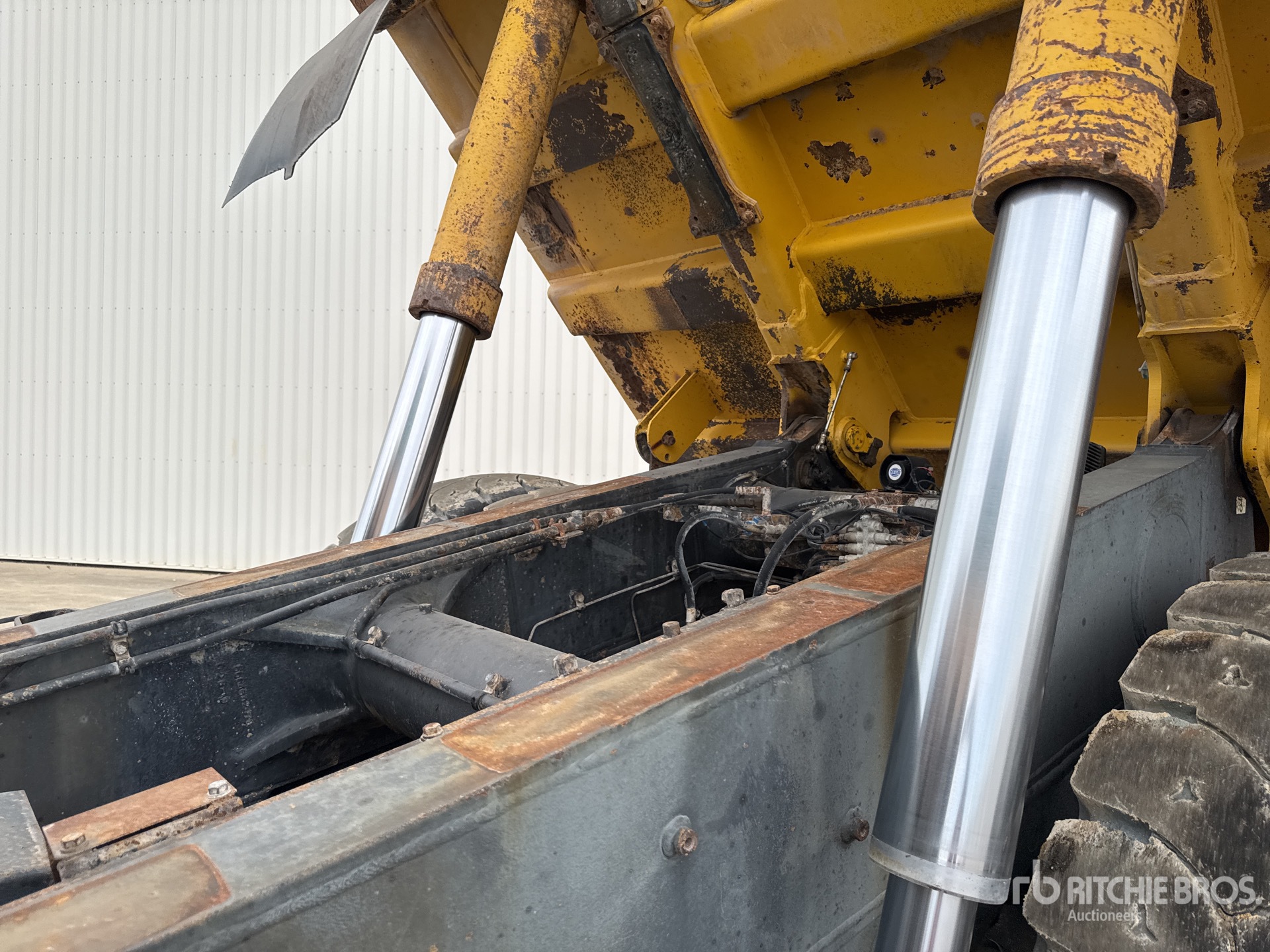 2007 Komatsu HD405-7