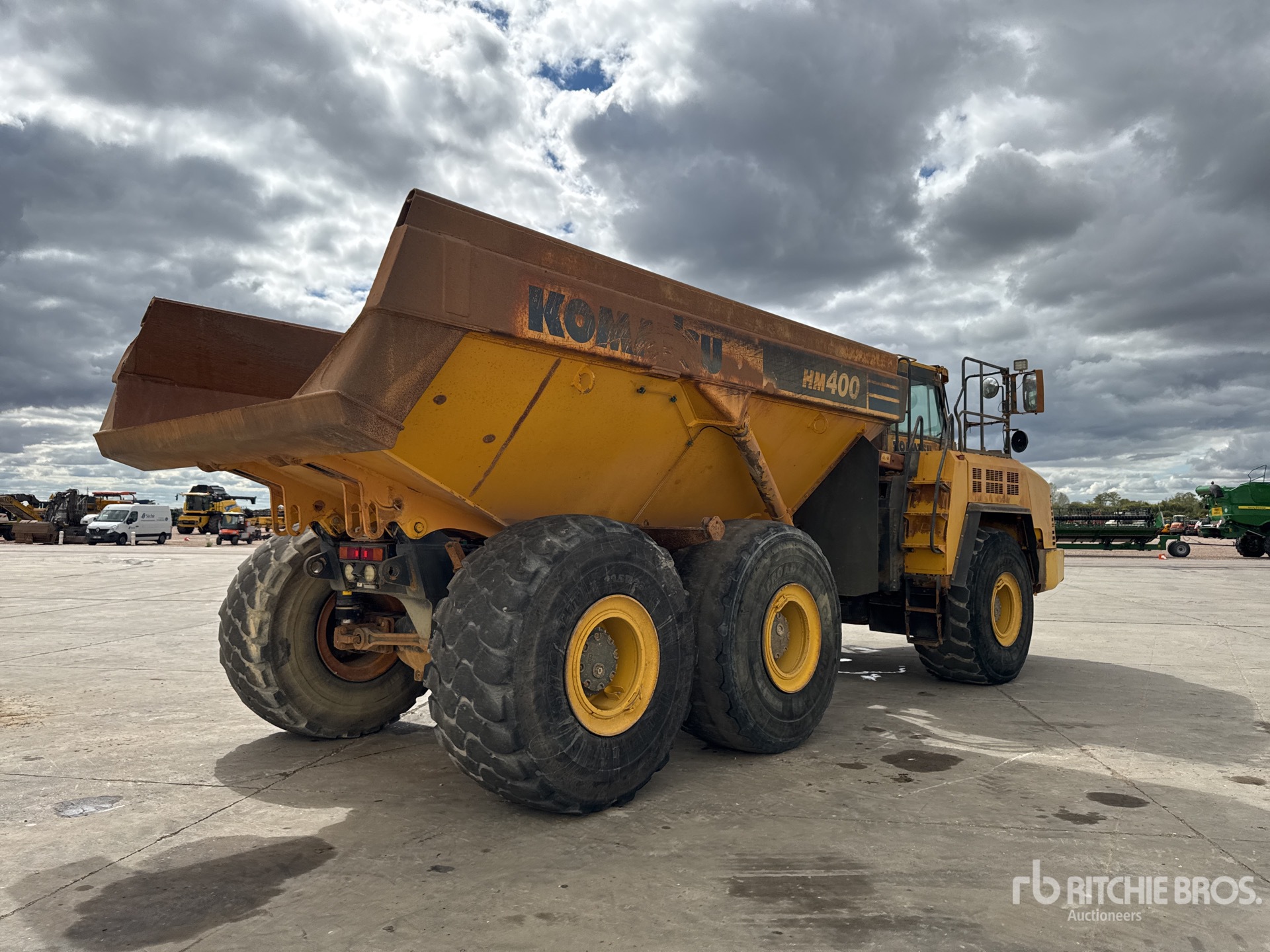 2013 Komatsu HM400-3
