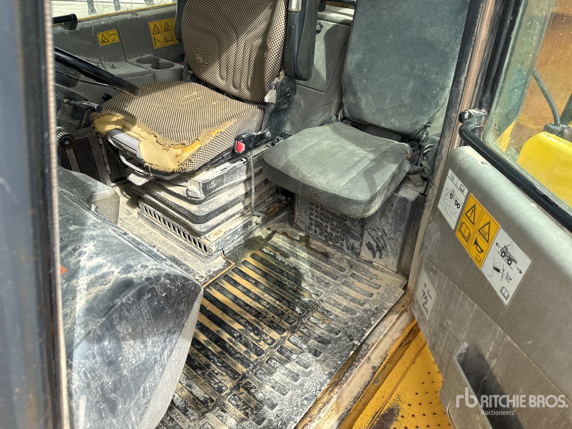 2013 Komatsu HM400-3