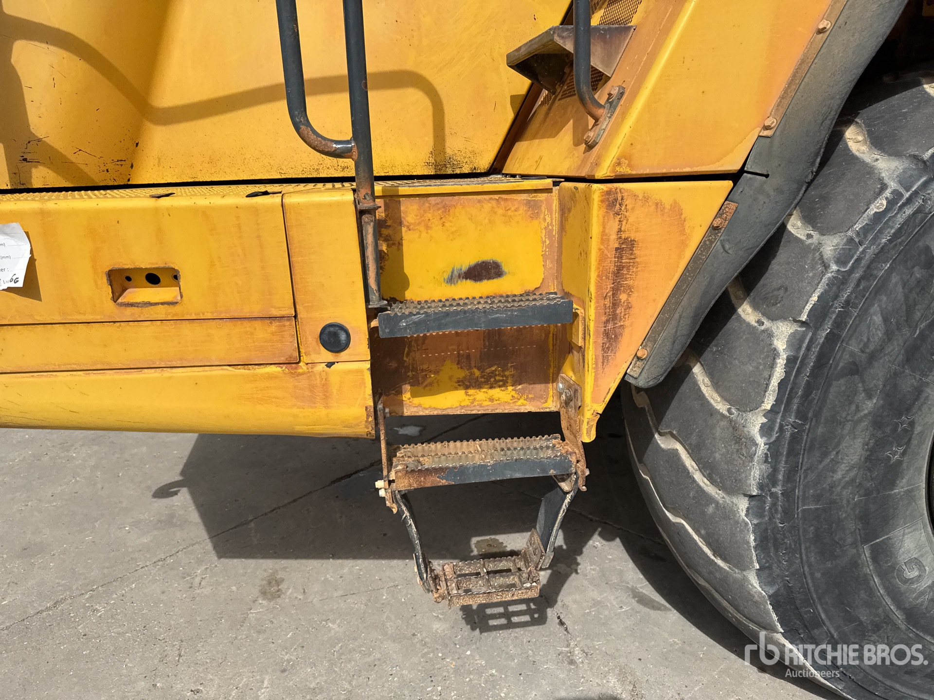 2013 Komatsu HM400-3
