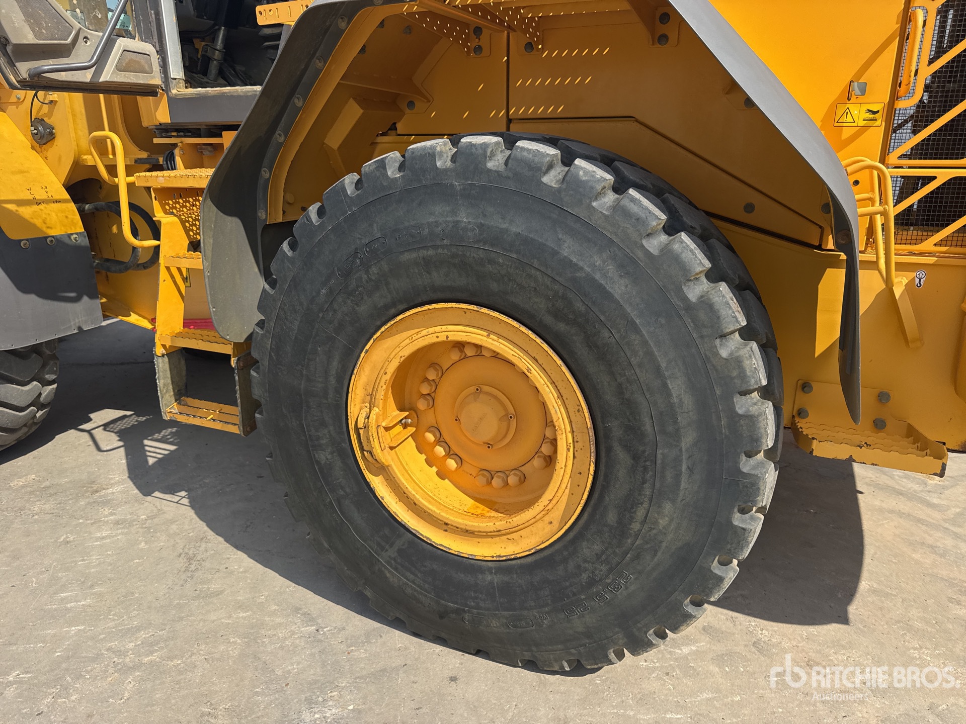 2010 Volvo L120F