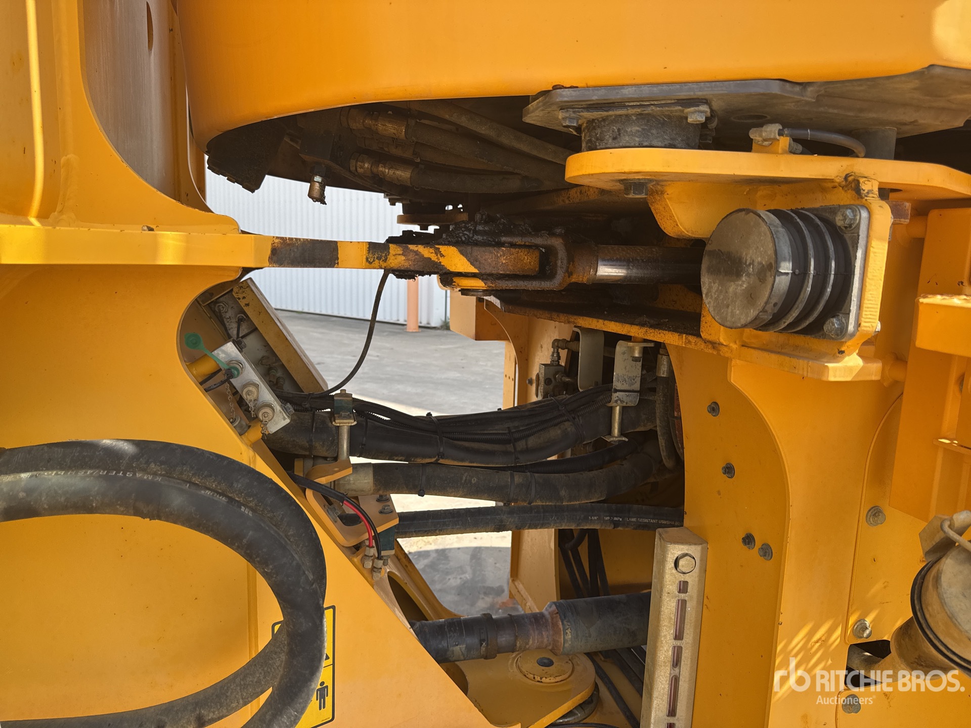 2010 Volvo L120F