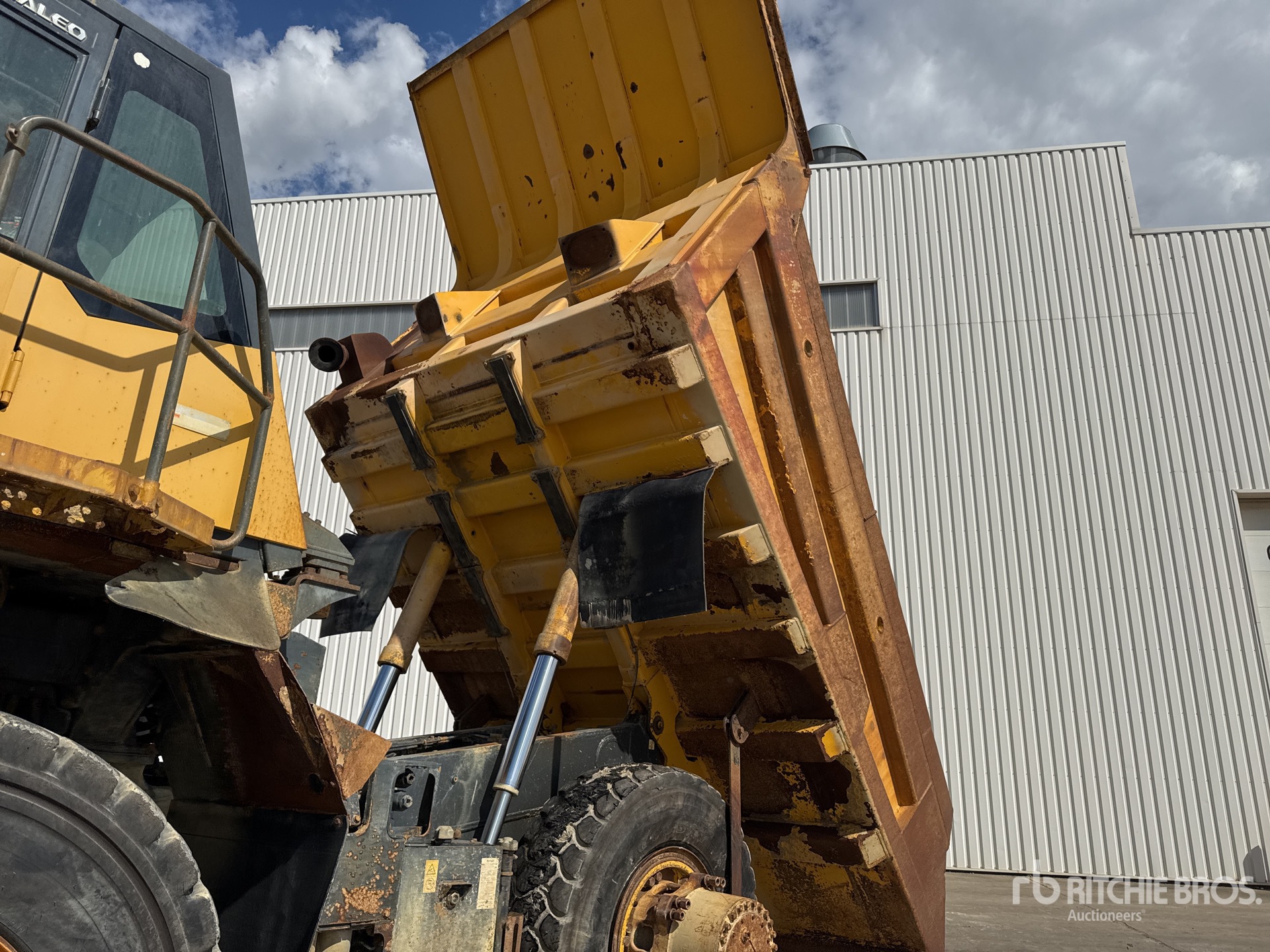 2007 Komatsu HD405-7