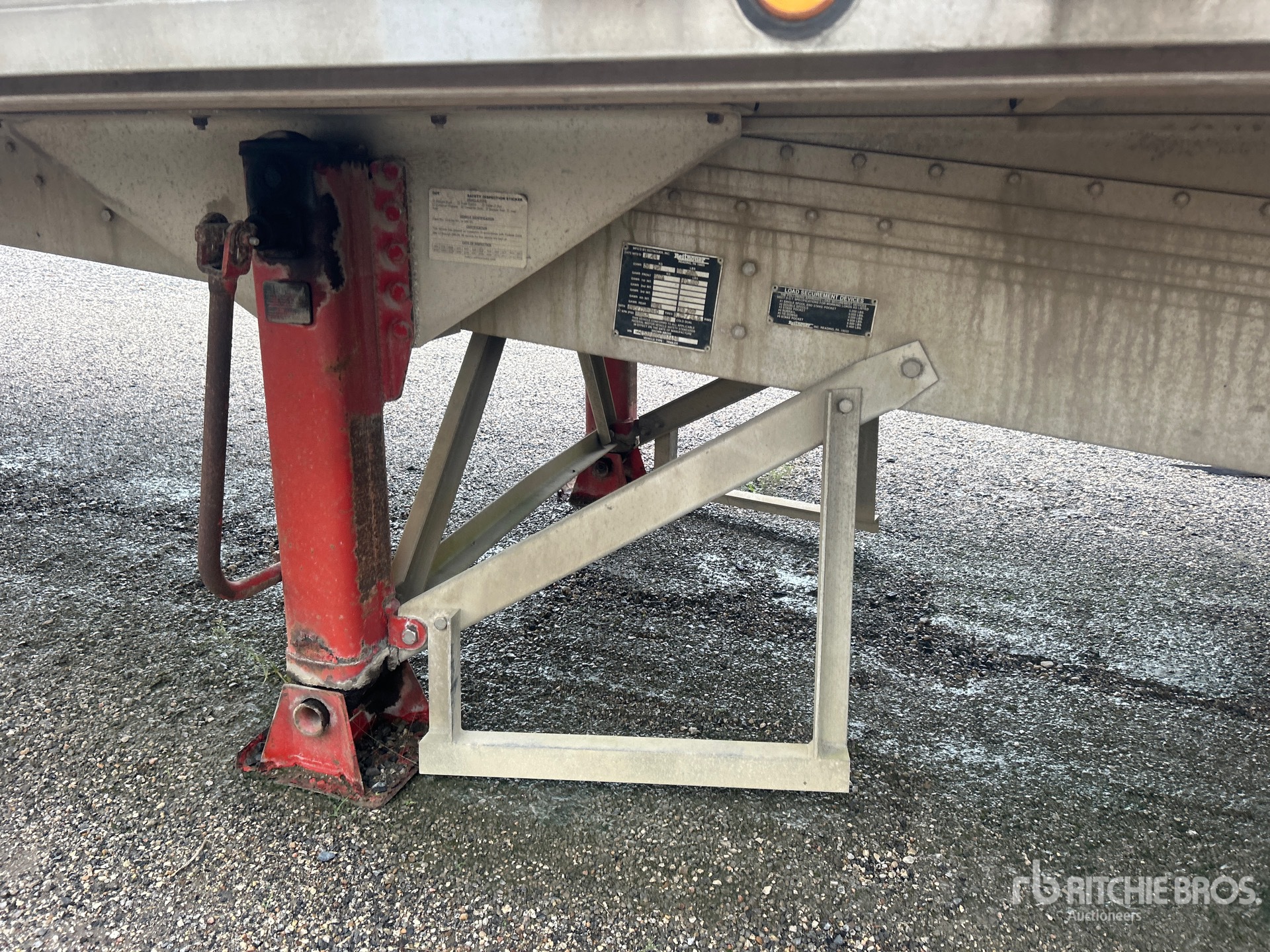 2005 Reitnouer 53 ft S/A (Inoperable)