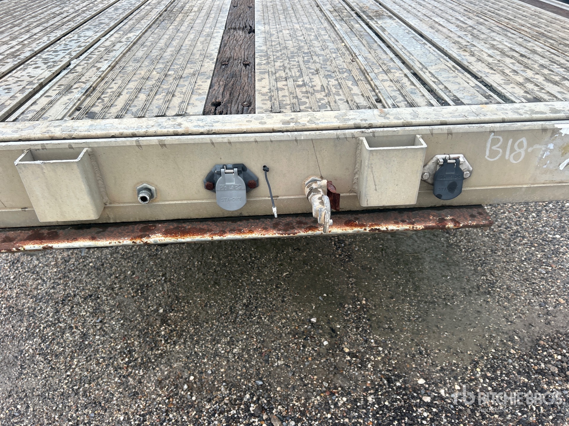 2005 Reitnouer 53 ft S/A (Inoperable)