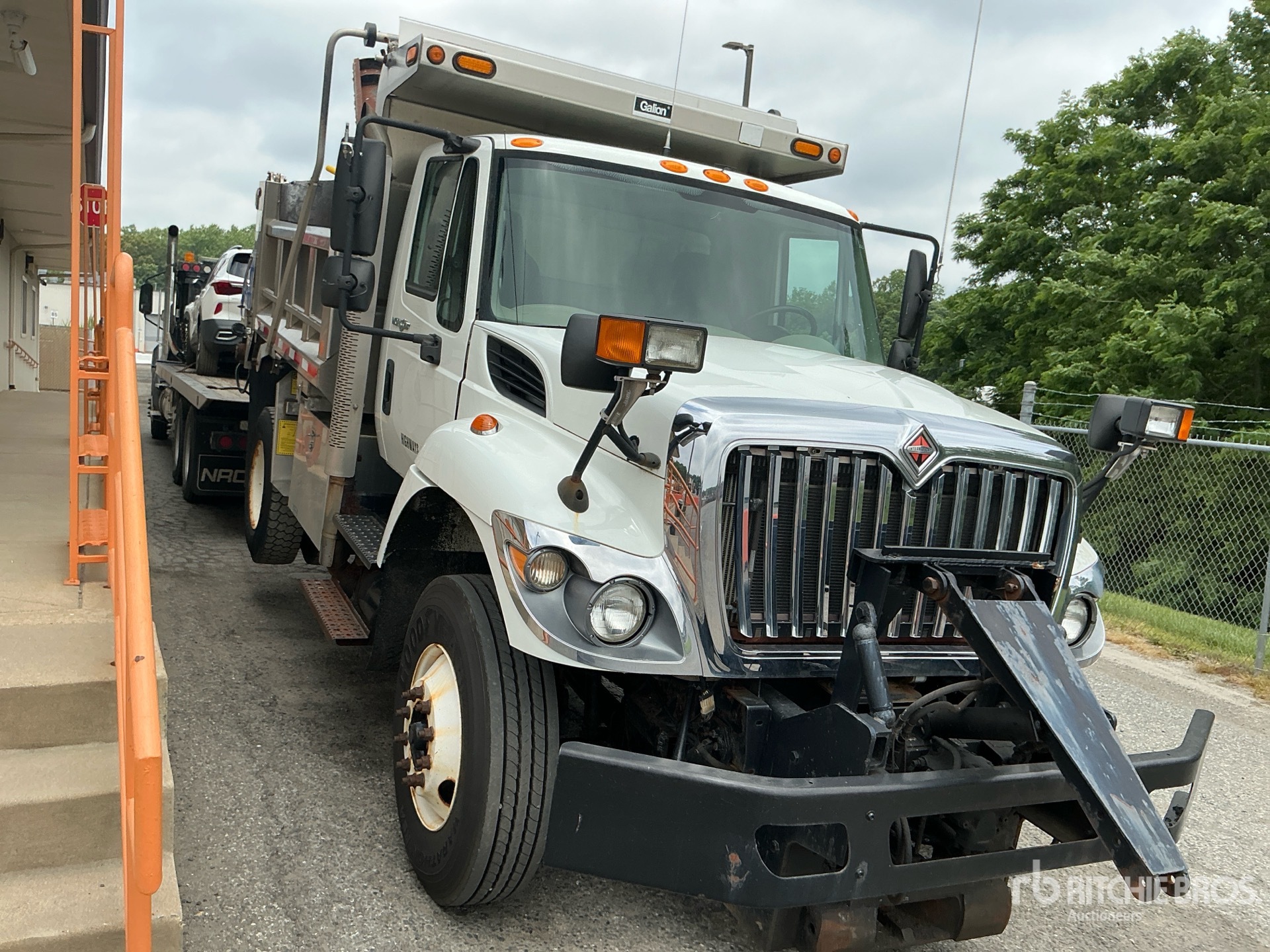 Photo of a 2014 International 7400