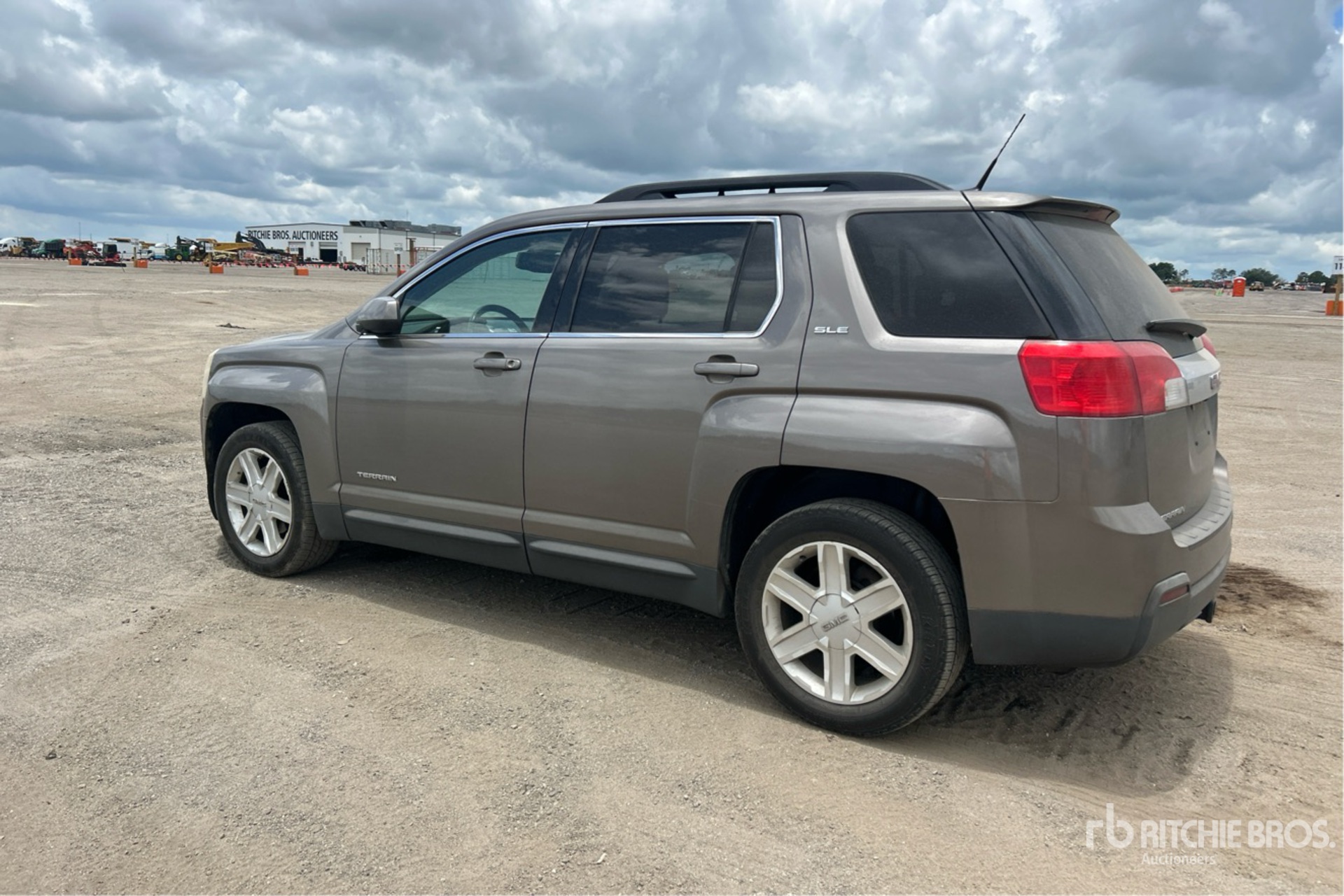 General Appearance with Picture, Left Rear Corner